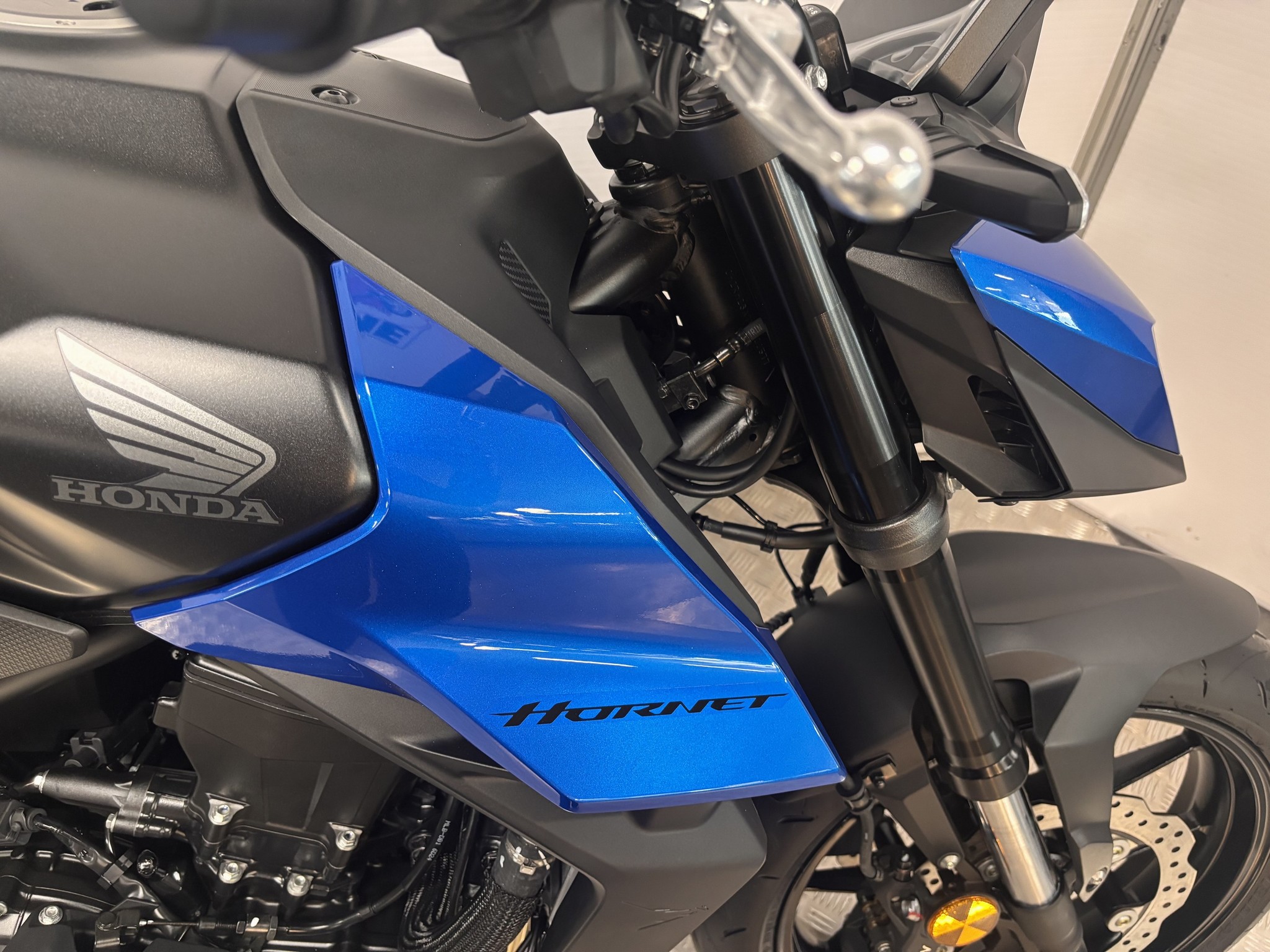 HONDA CB 750 Hornet E-Clutch