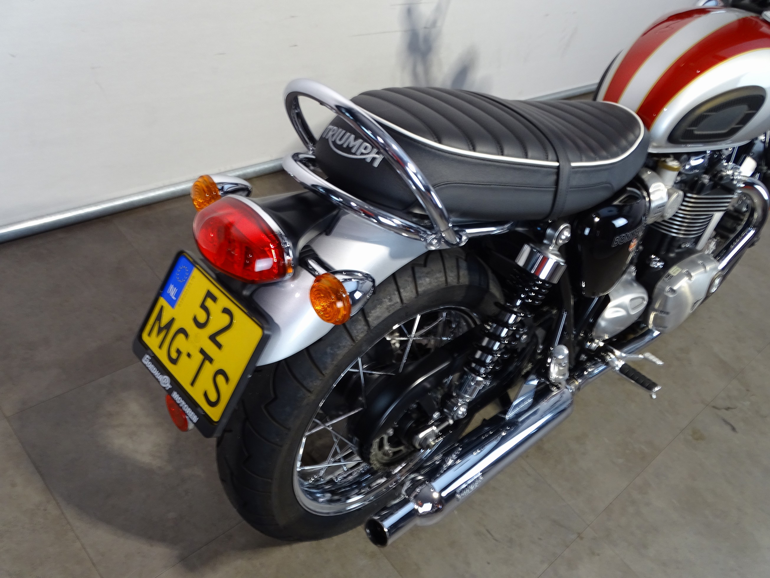 TRIUMPH BONNEVILLE T 120