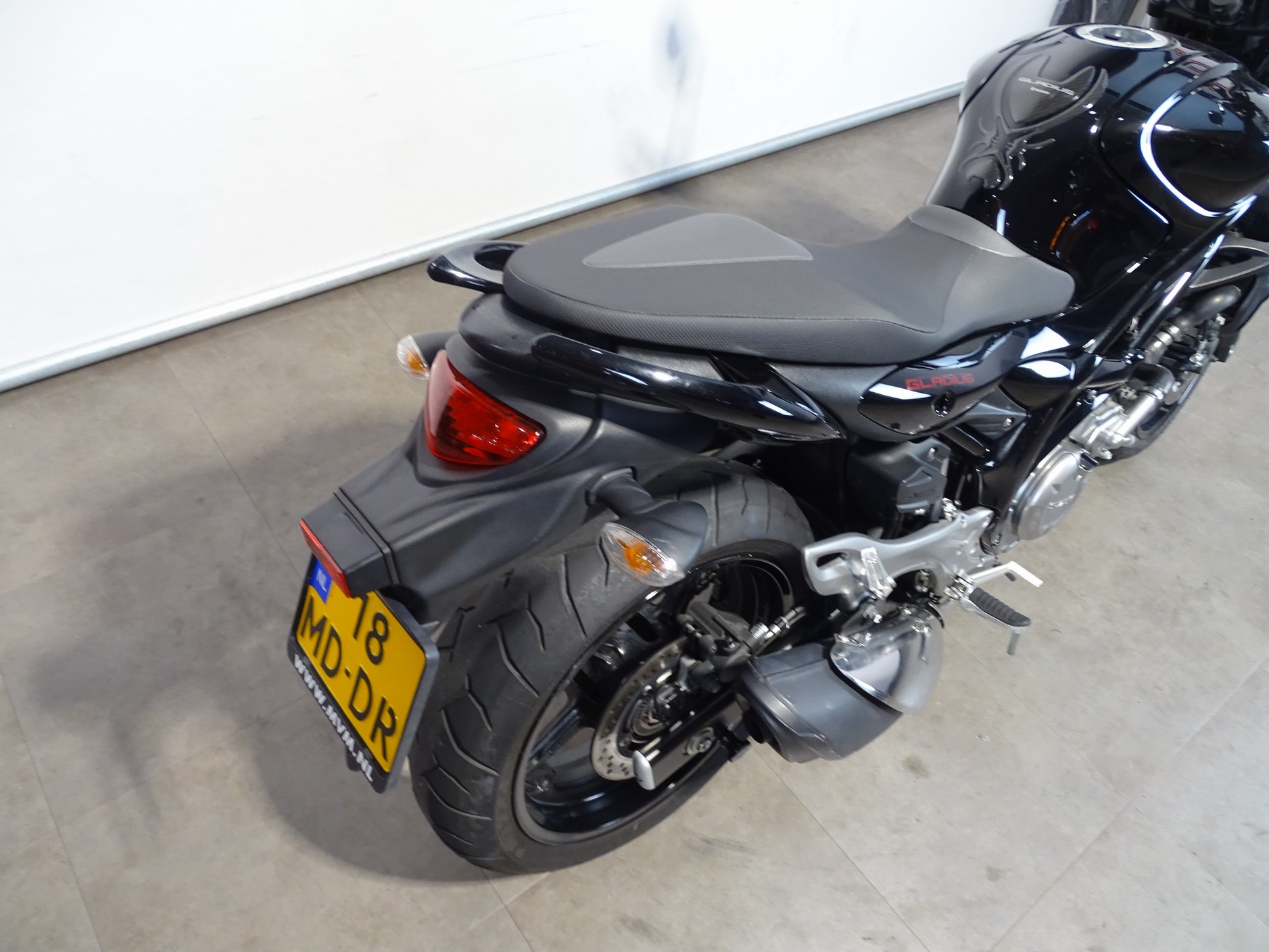 SUZUKI GLADIUS