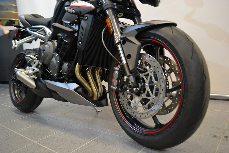 TRIUMPH STREET TRIPLE RS