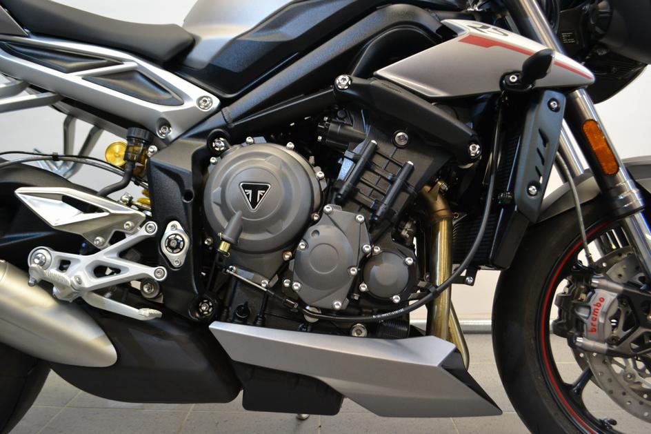TRIUMPH STREET TRIPLE RS