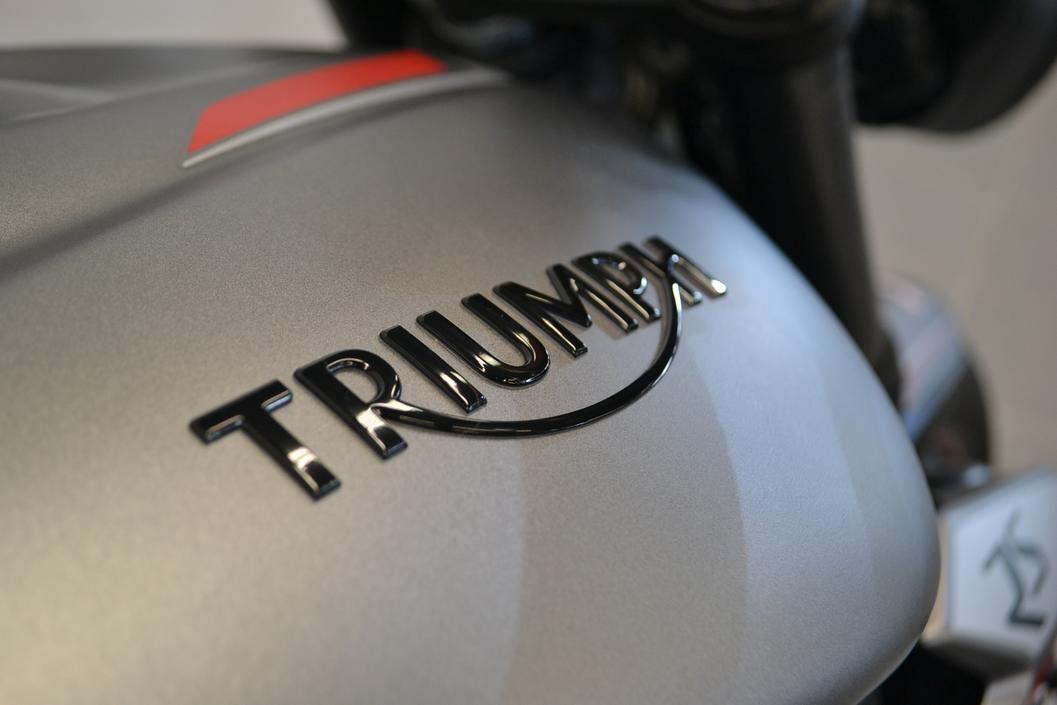 TRIUMPH STREET TRIPLE RS
