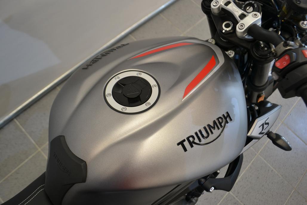 TRIUMPH STREET TRIPLE RS
