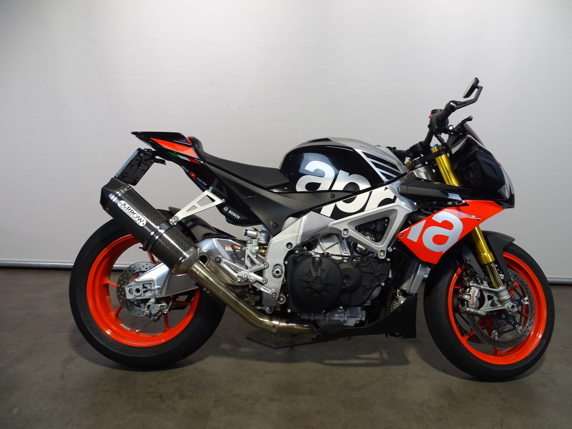 APRILIA TUONO V4 1100 FACT SUPERPOLE