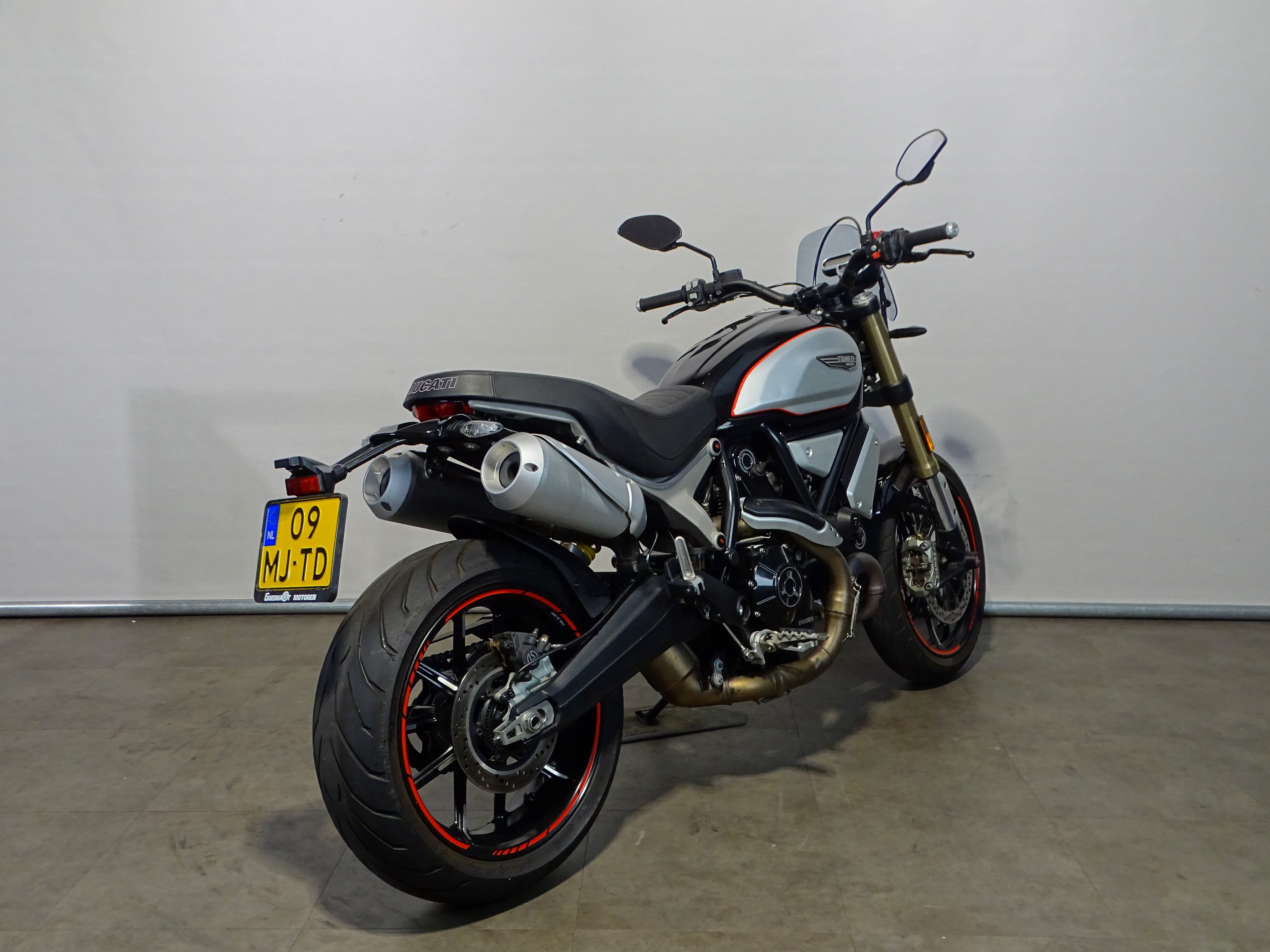 DUCATI SCRAMBLER 1100