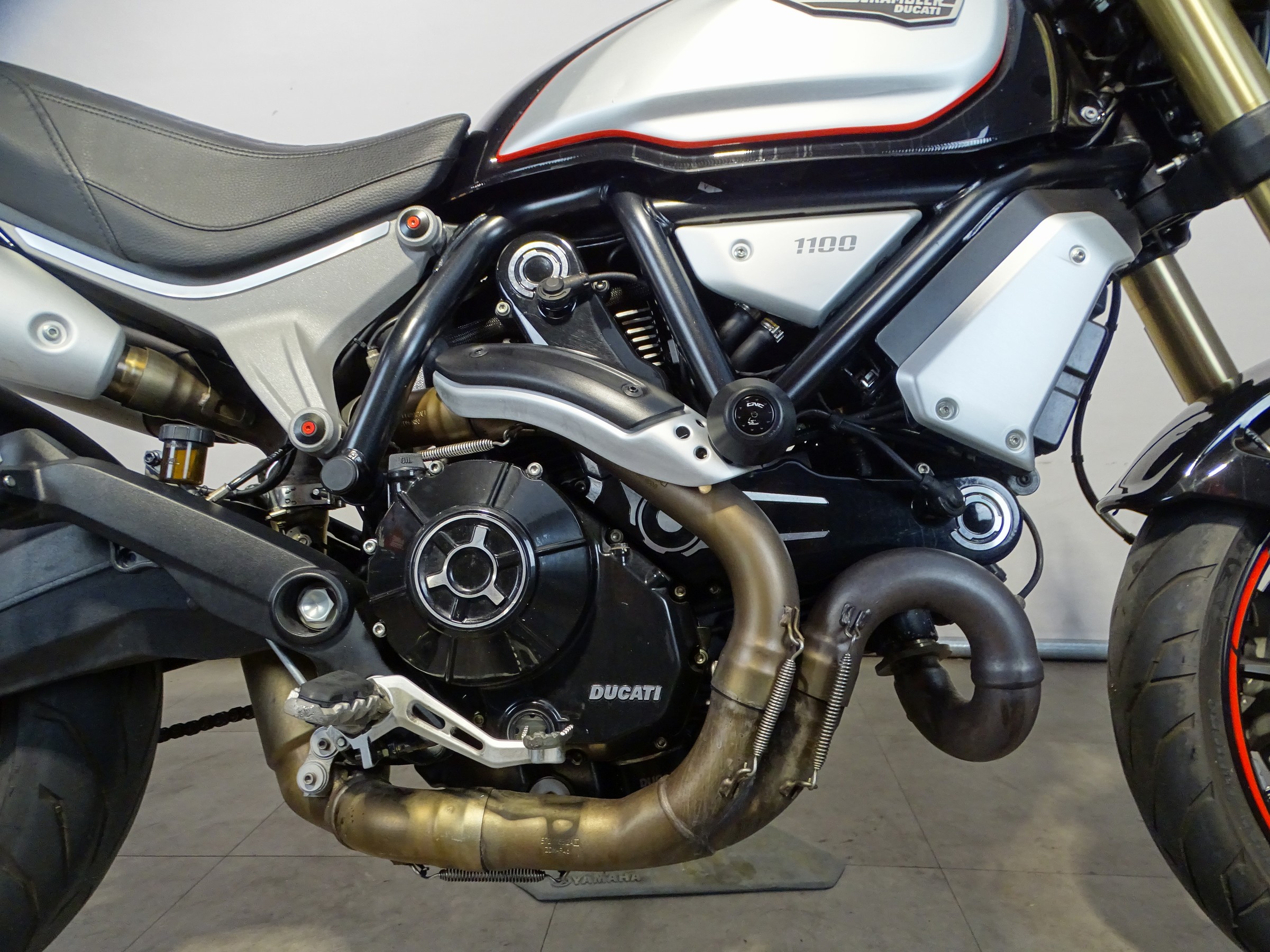 DUCATI SCRAMBLER 1100
