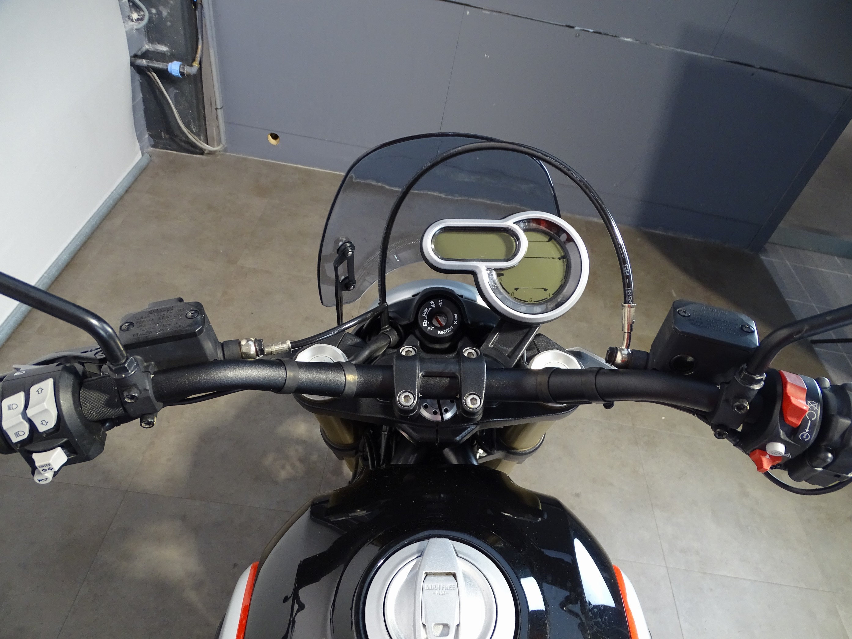 DUCATI SCRAMBLER 1100
