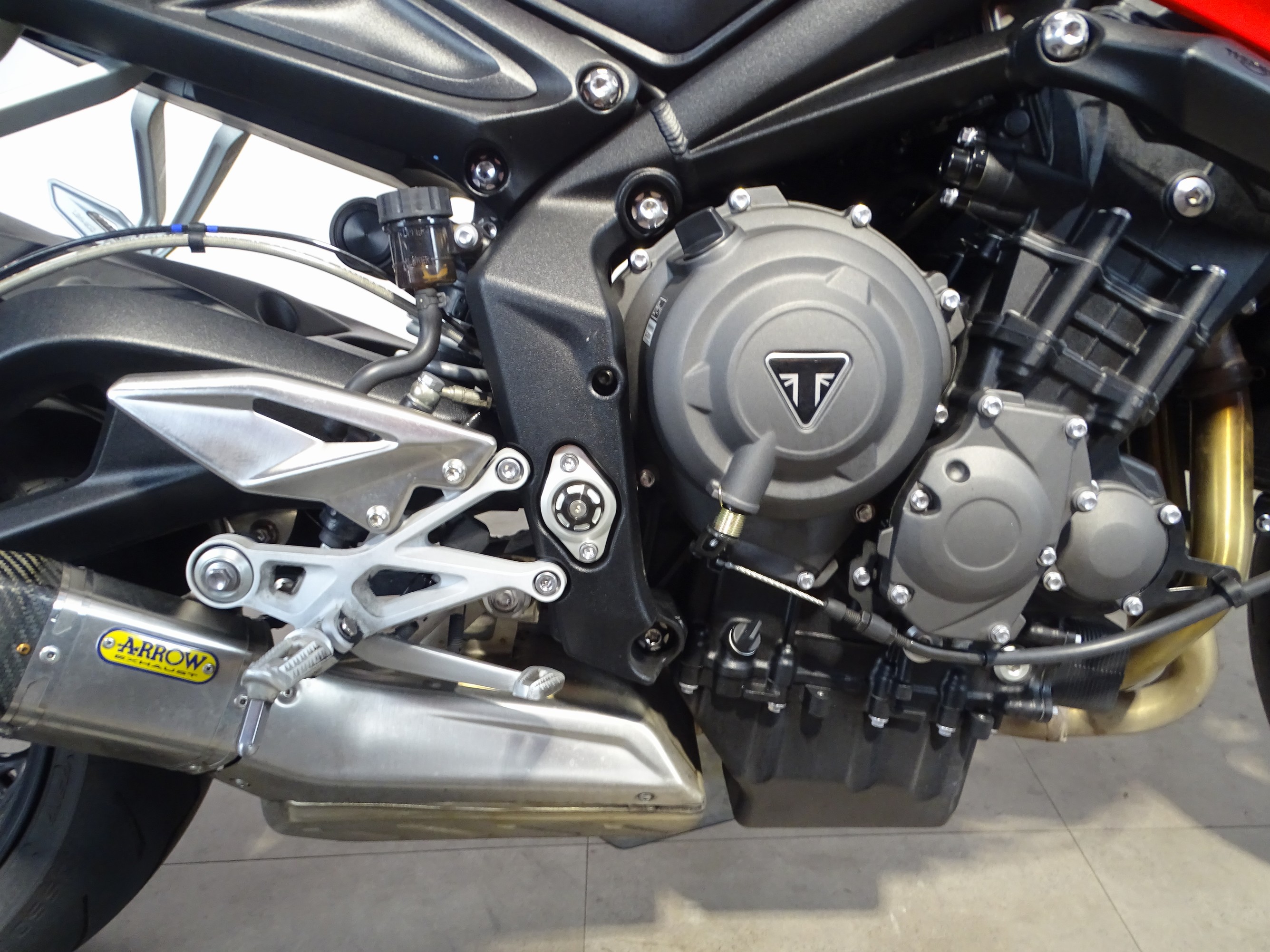 TRIUMPH STREET TRIPLE S A2