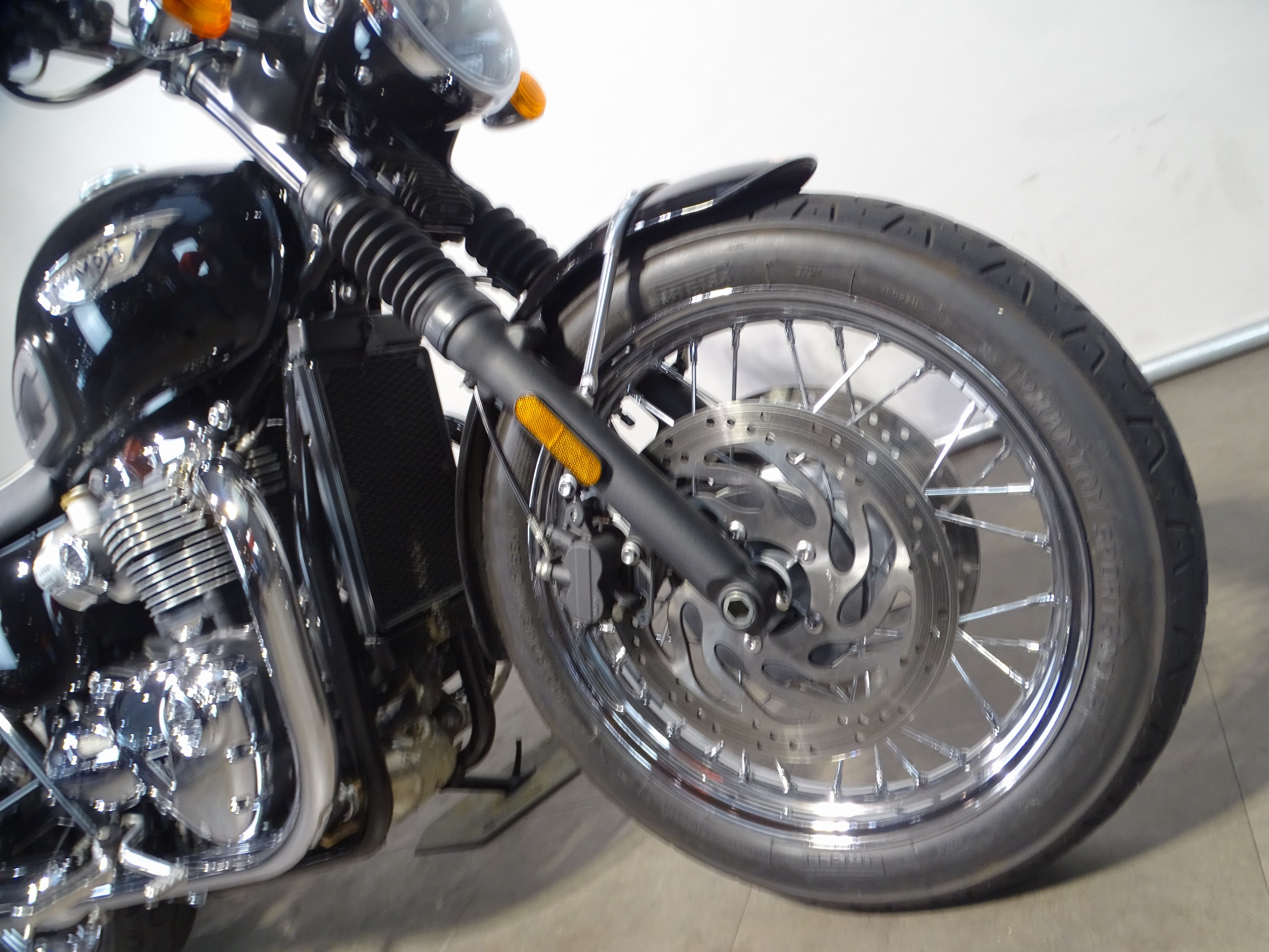 TRIUMPH BONNEVILLE T 120