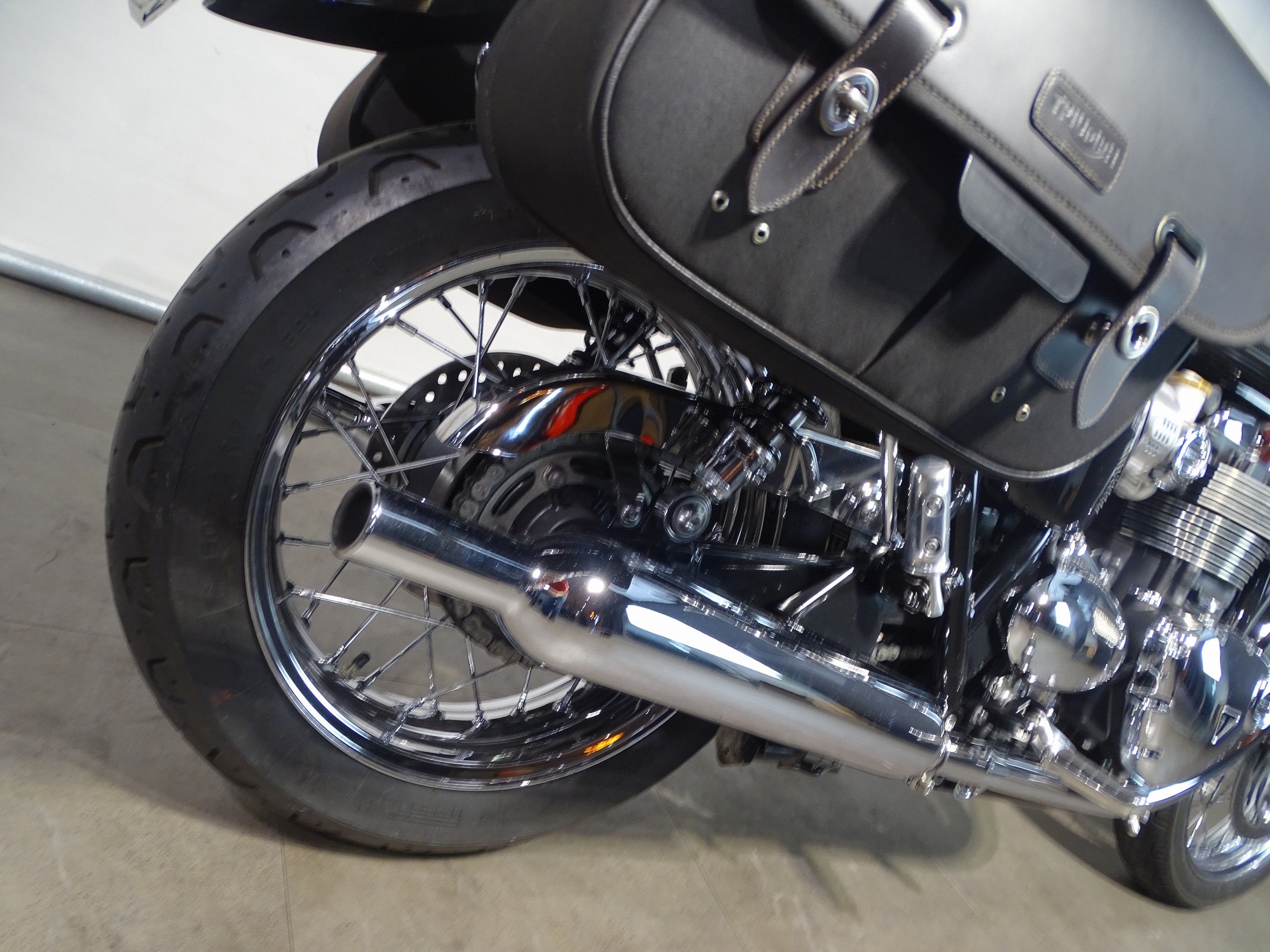 TRIUMPH BONNEVILLE T 120
