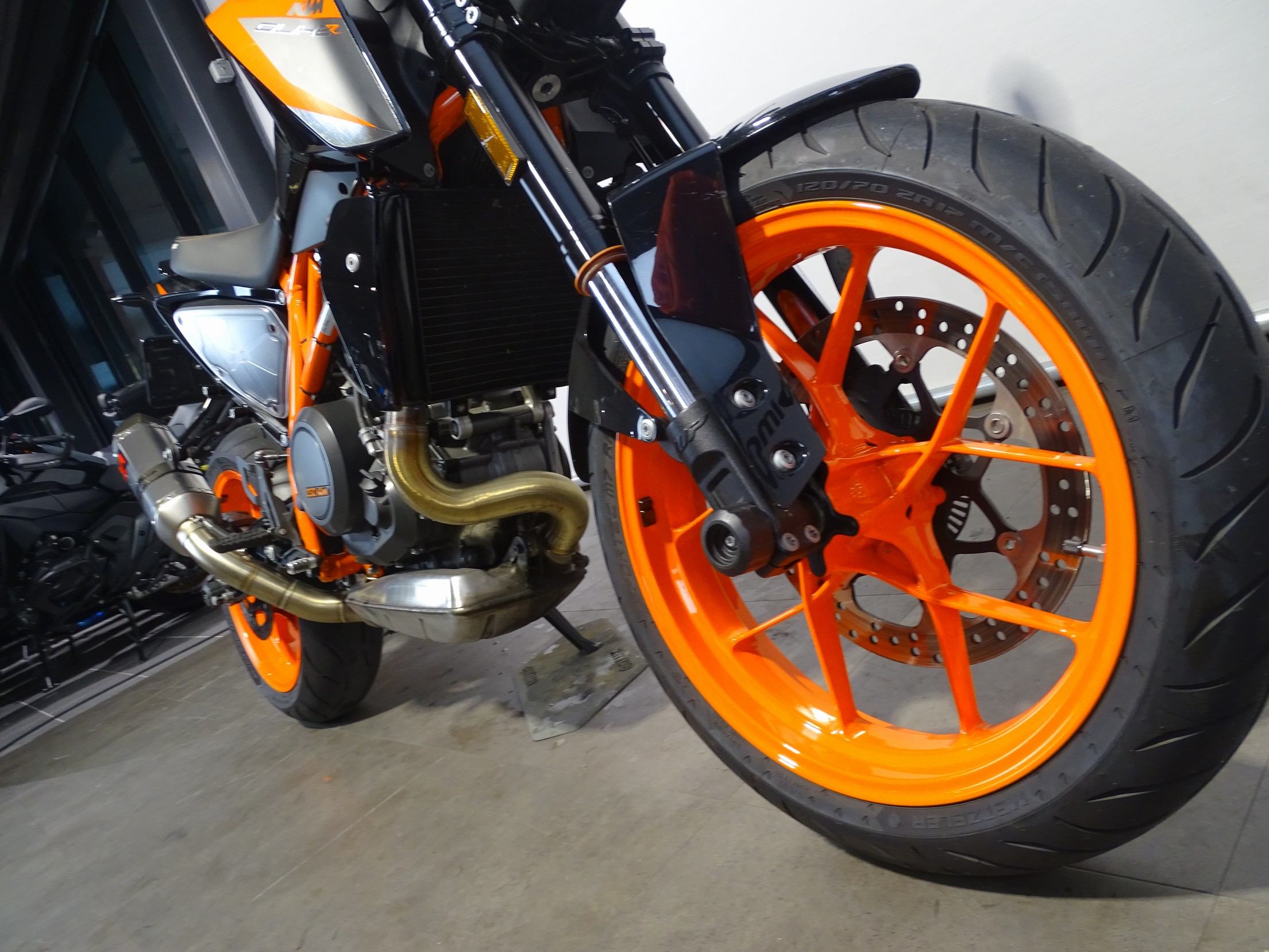 KTM 690 DUKE R ABS