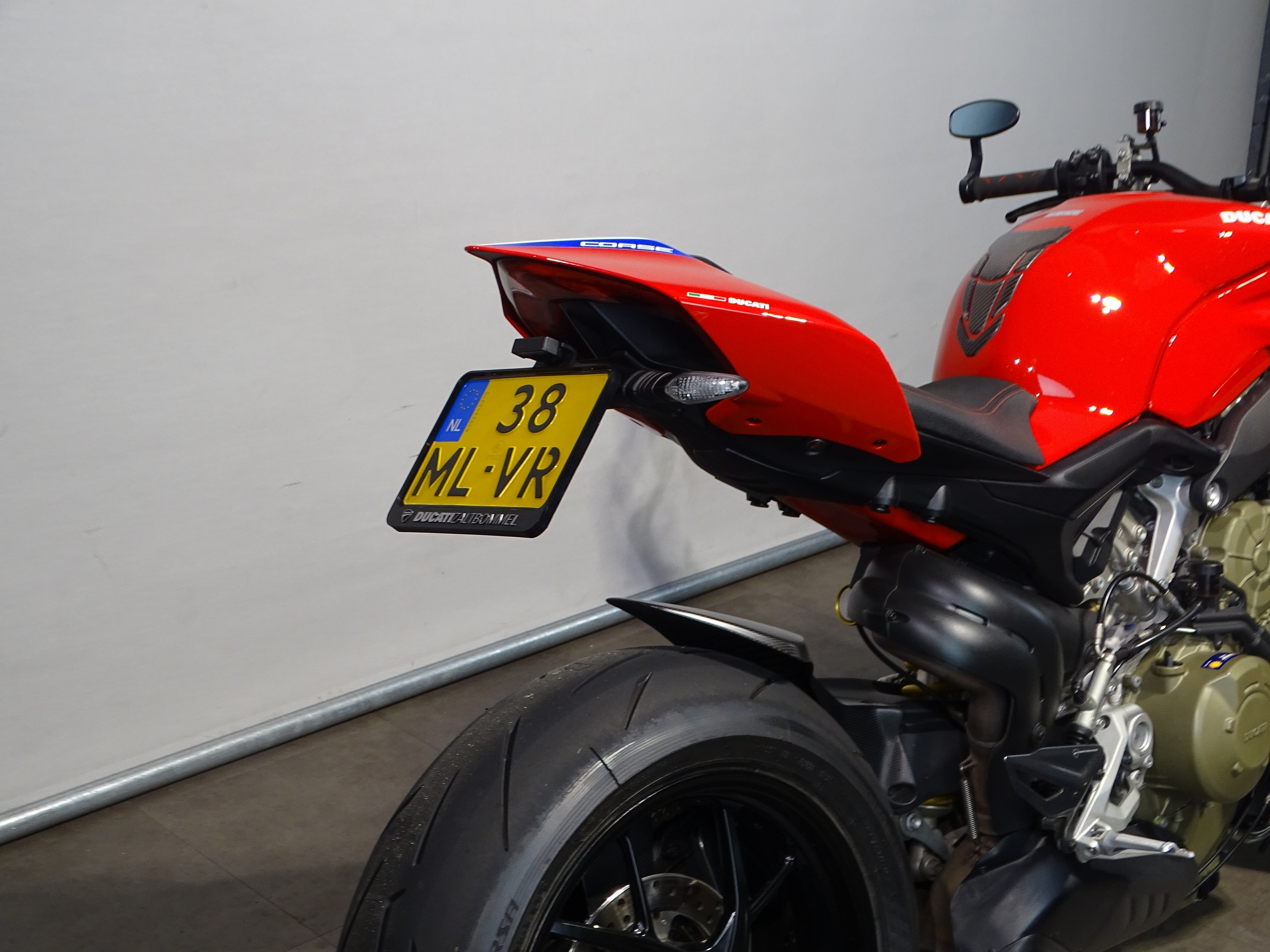 DUCATI STREETFIGHTER V4