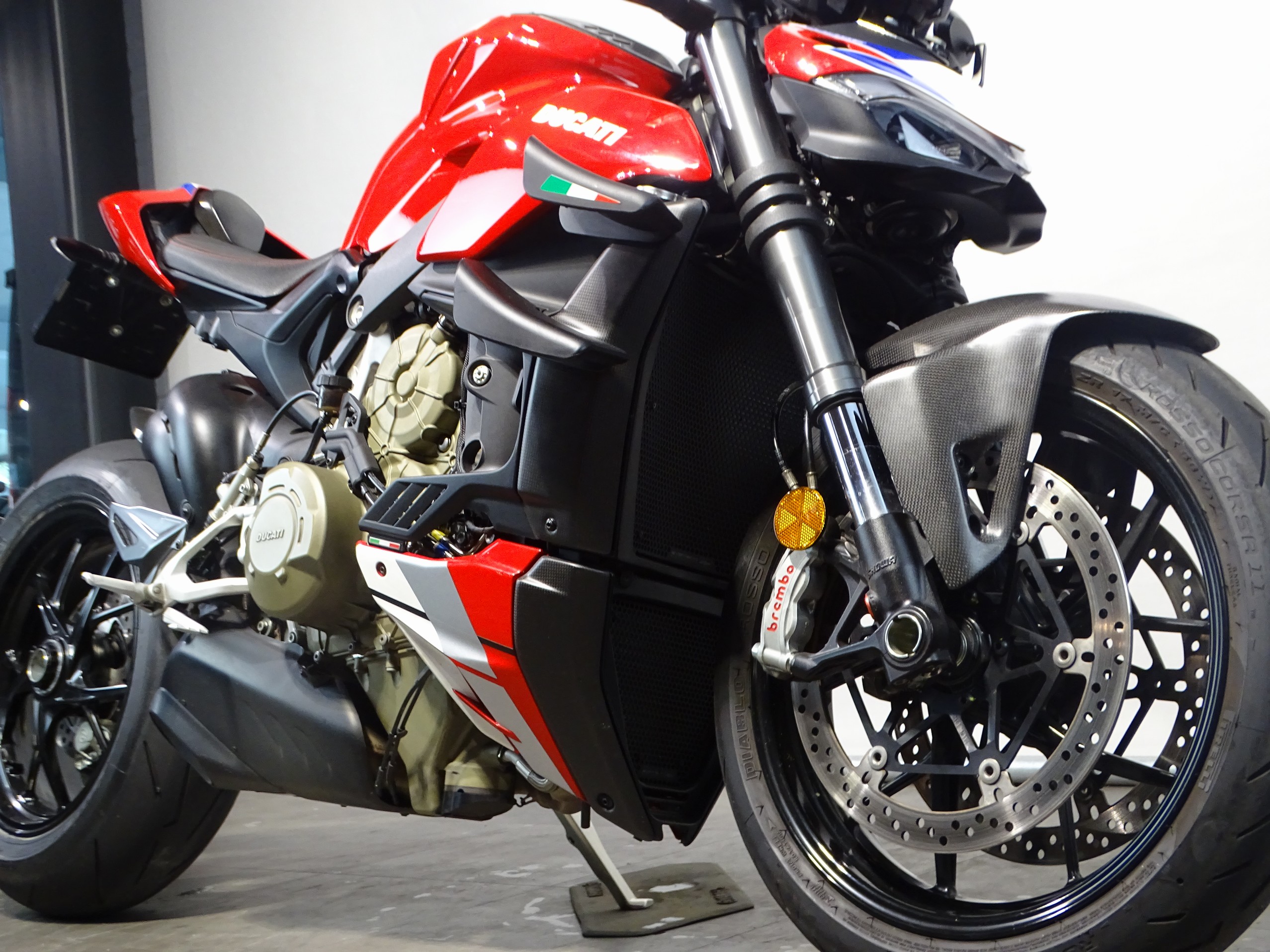 DUCATI STREETFIGHTER V4