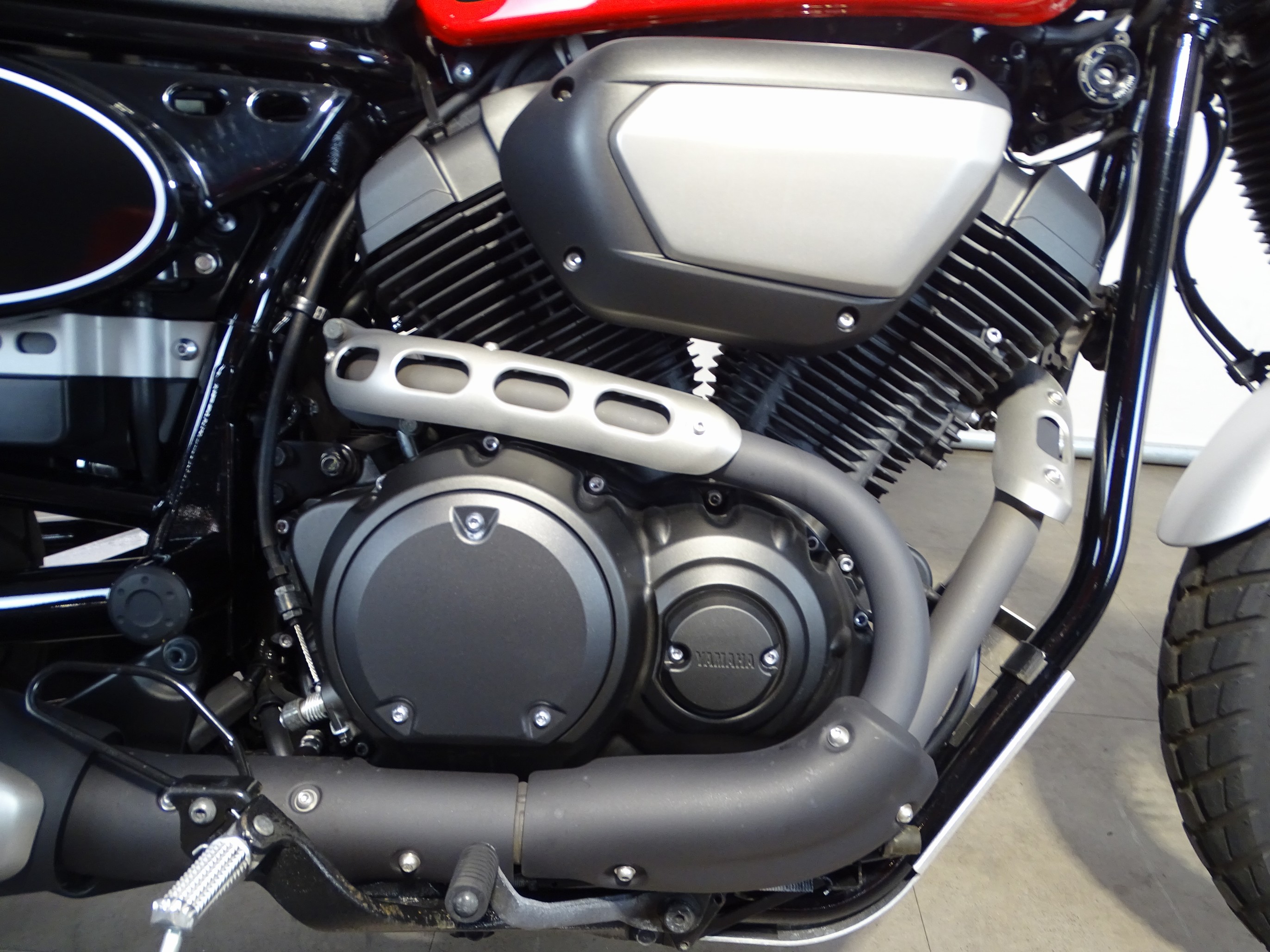 YAMAHA SCR 950