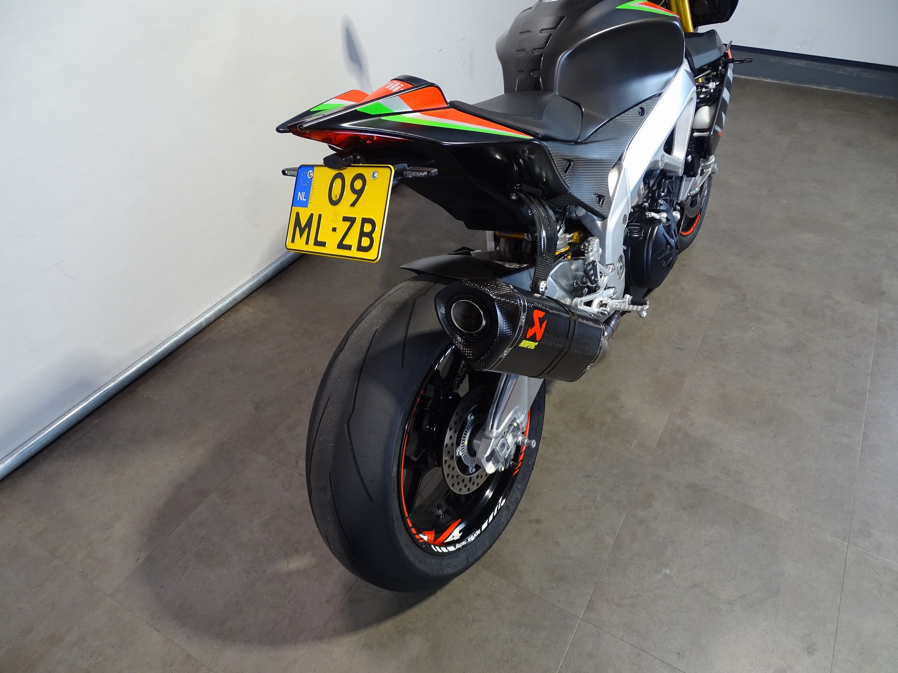 APRILIA TUONO V4 1100 E FACTORY