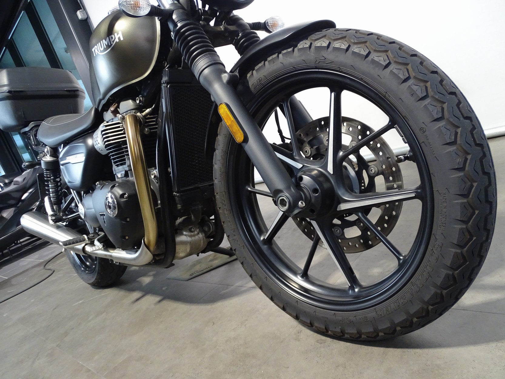 TRIUMPH STREET TWIN ABS