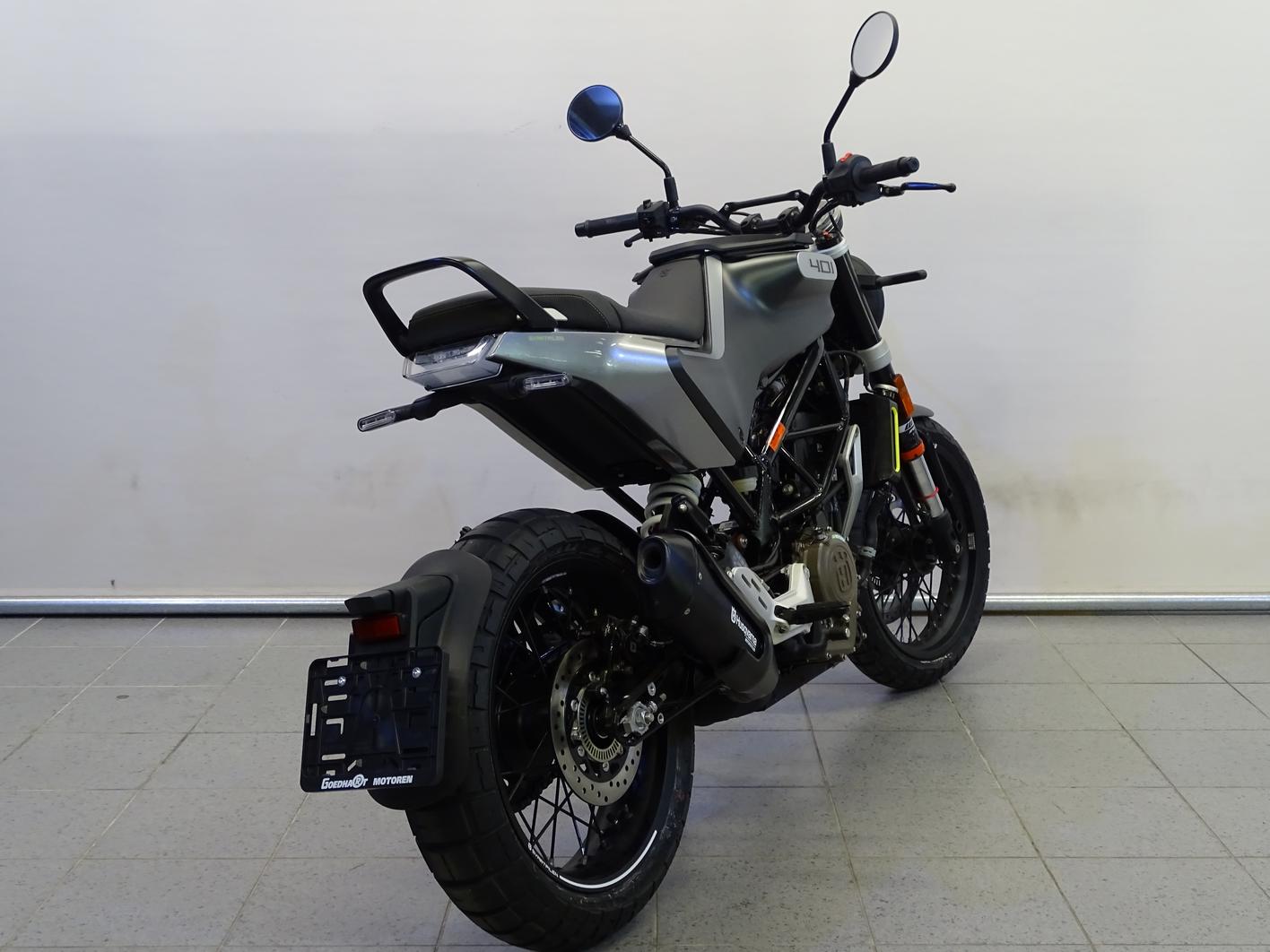 HUSQVARNA 401 SVARTPILEN