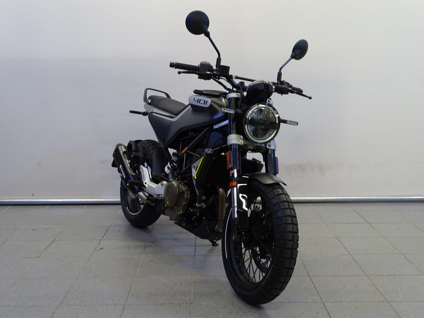 HUSQVARNA 401 SVARTPILEN