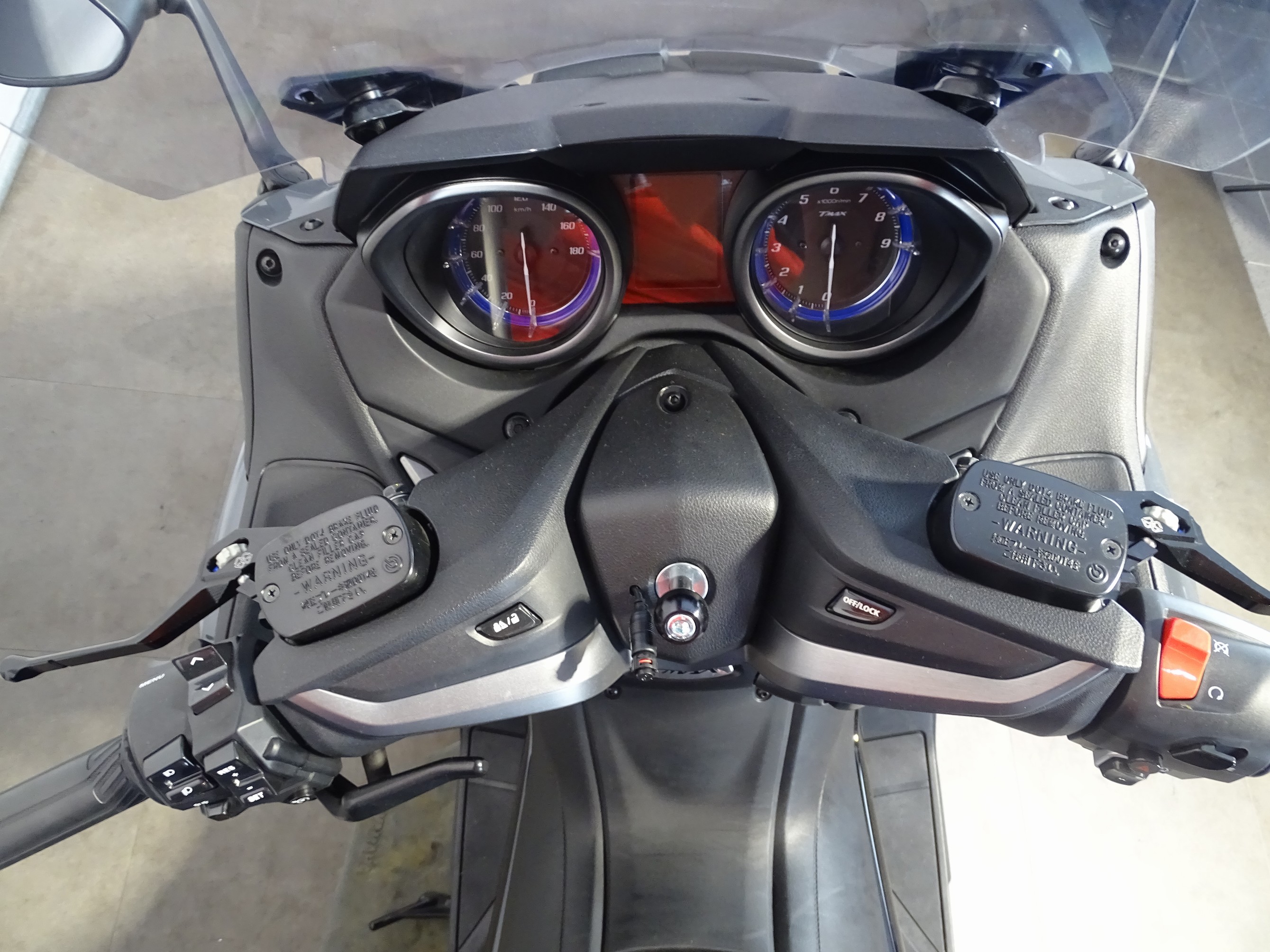 YAMAHA T-MAX TECH MAX