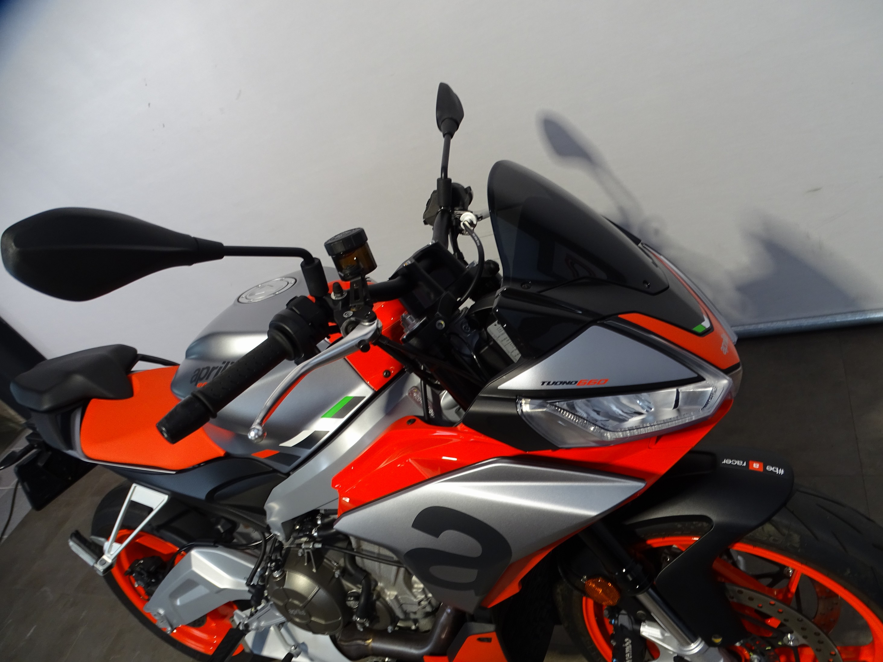 APRILIA TUONO 660