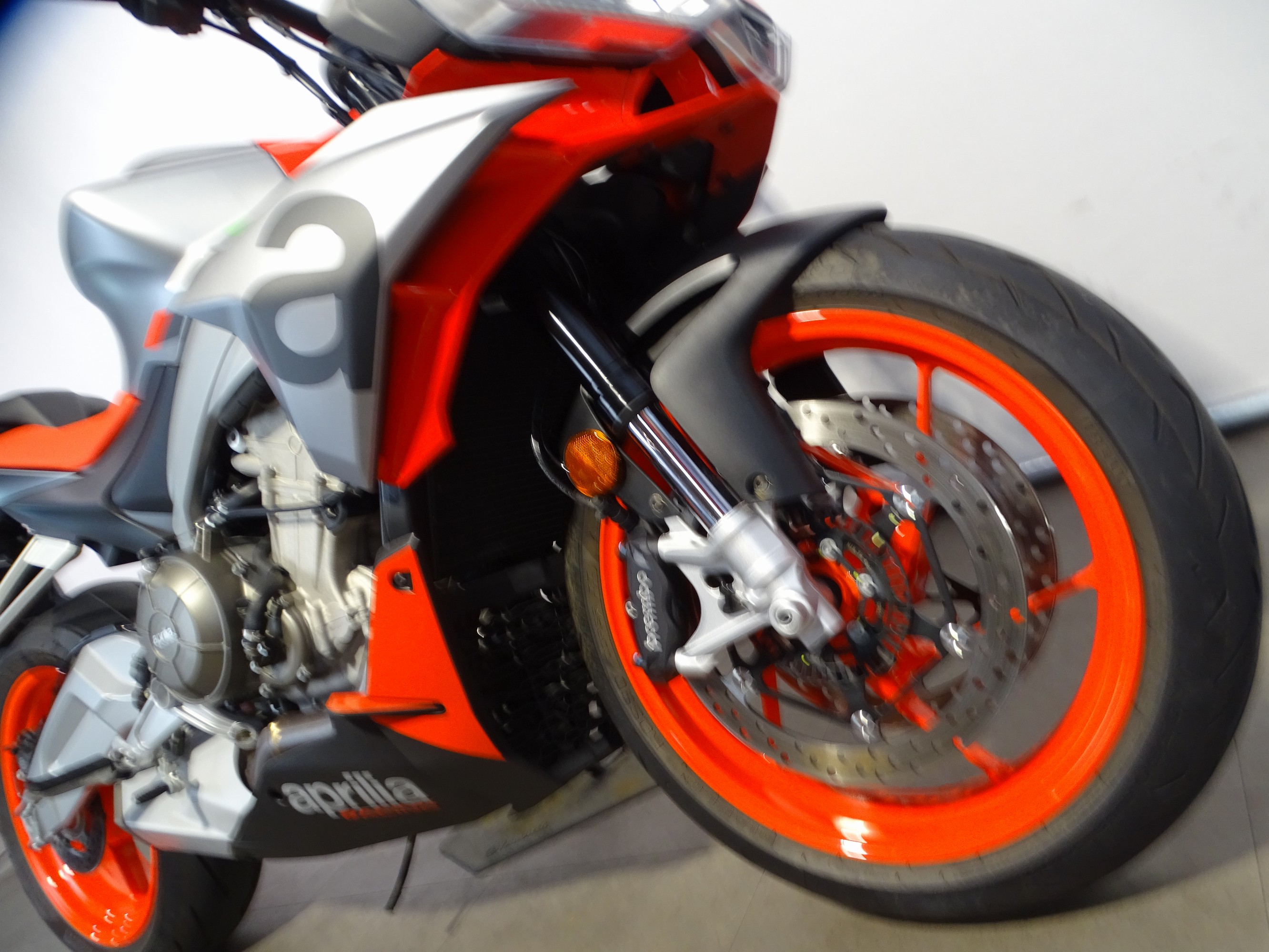 APRILIA TUONO 660