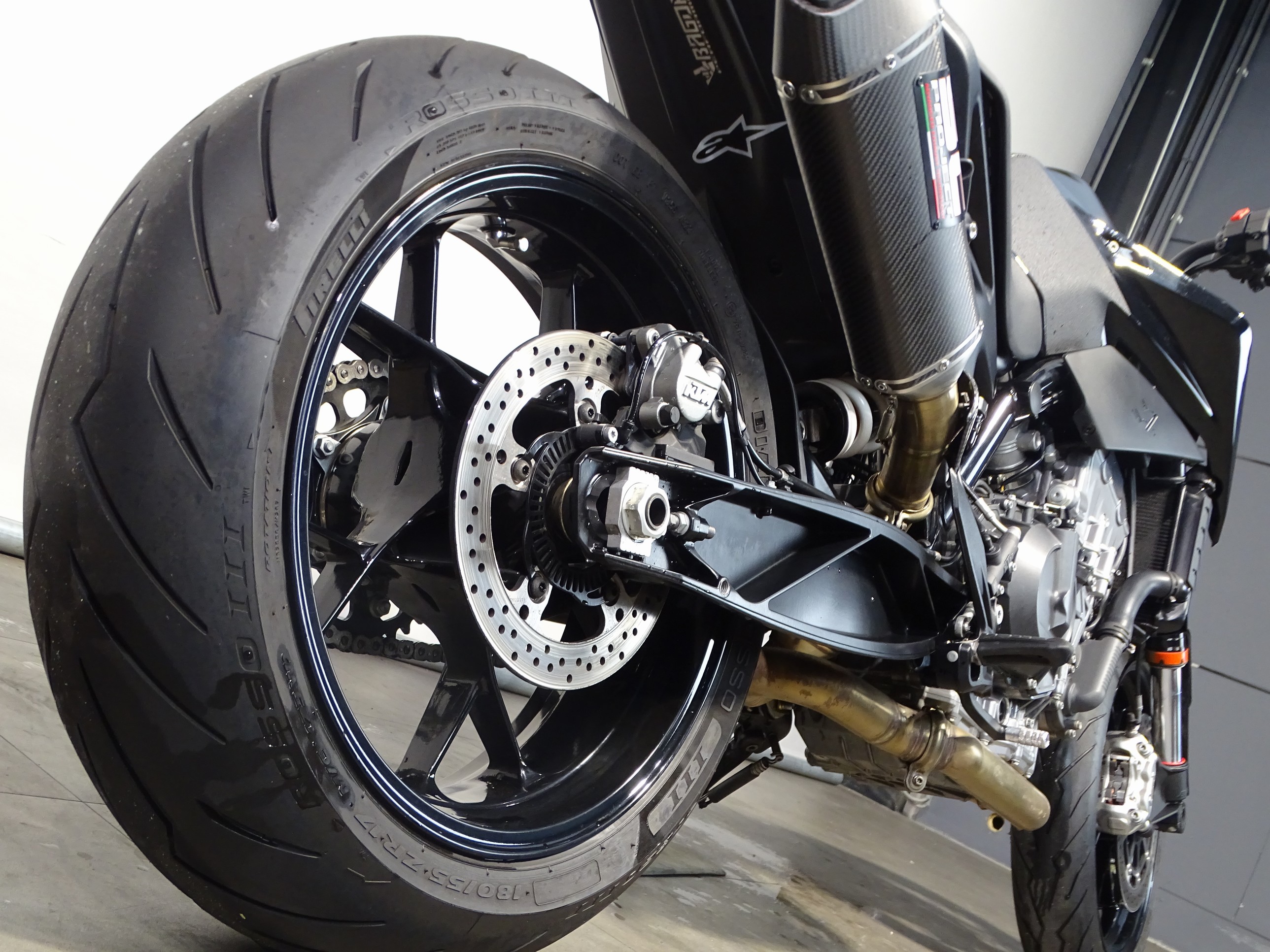 KTM 890 DUKE