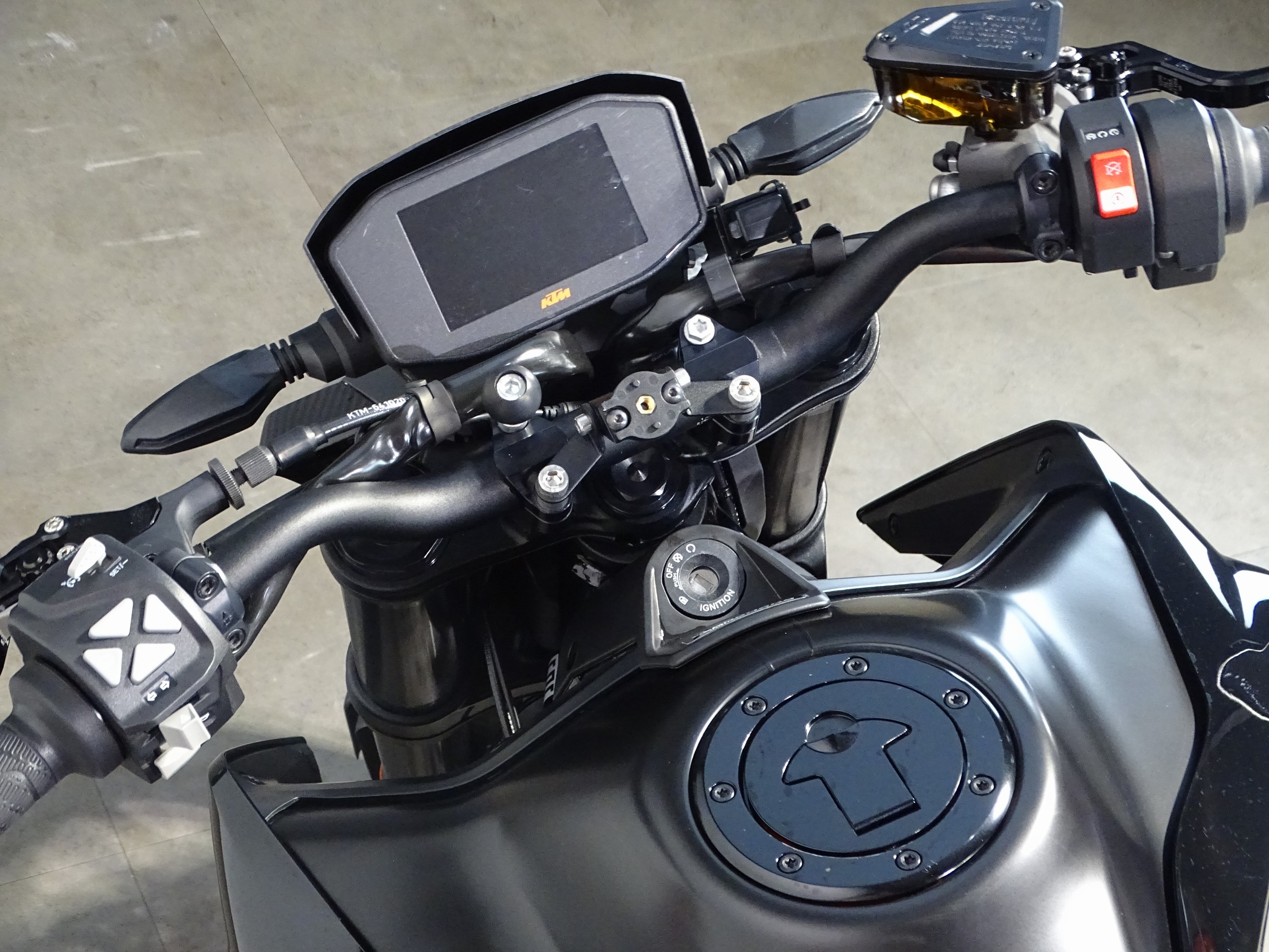 KTM 890 DUKE