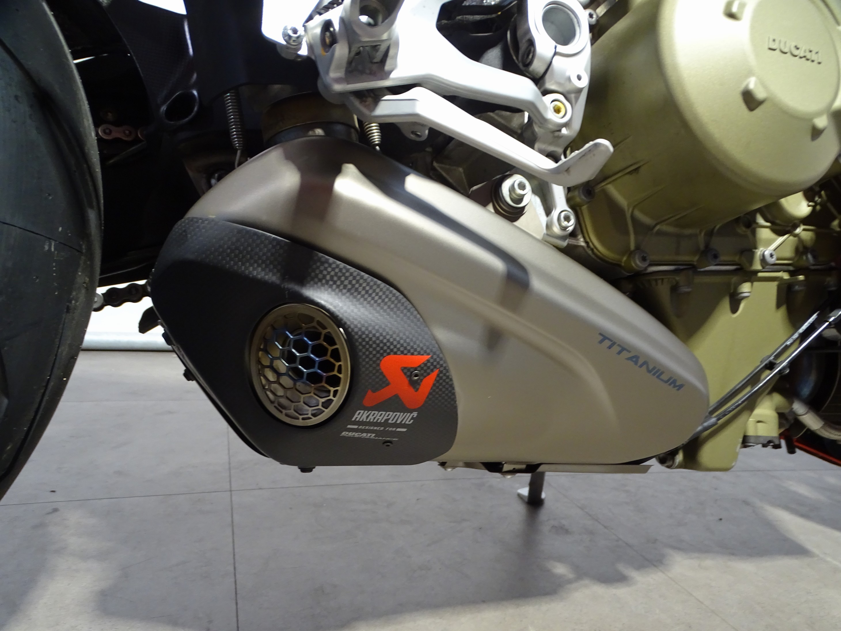 DUCATI STREETFIGHTER V4 S