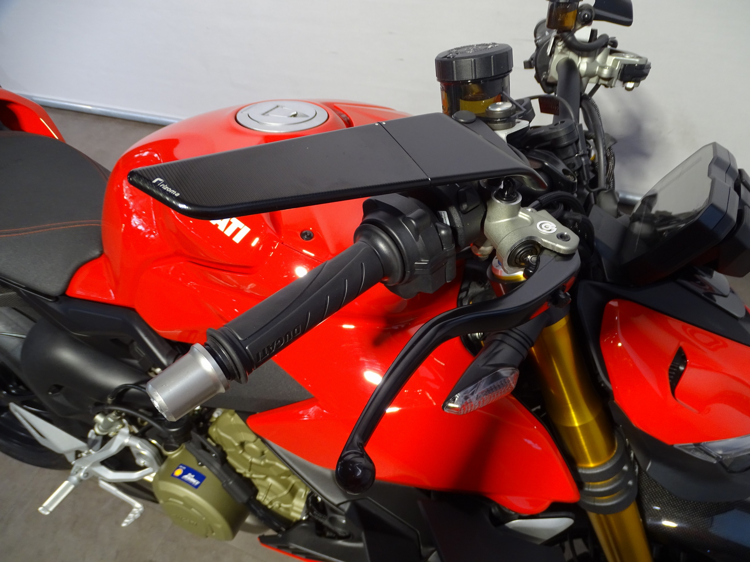 DUCATI STREETFIGHTER V4 S