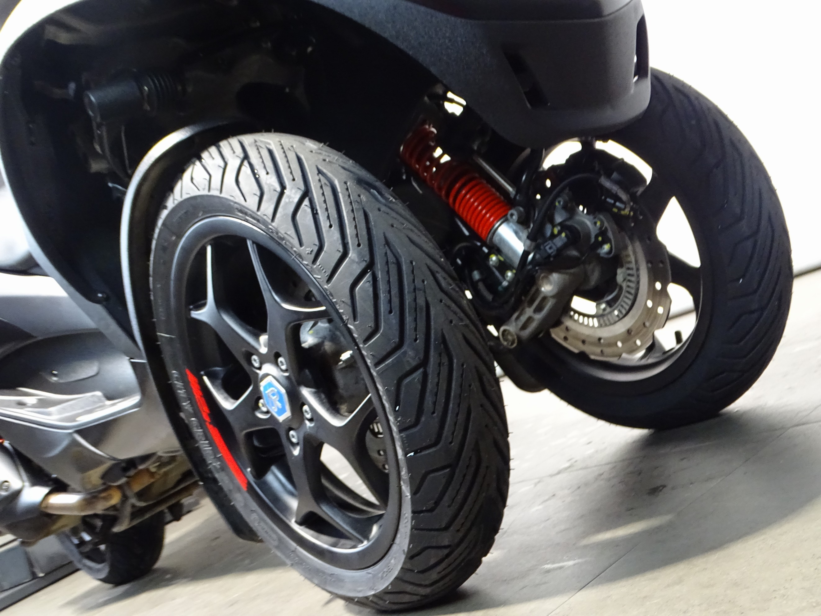 PIAGGIO MP3 400 SPORT HPE