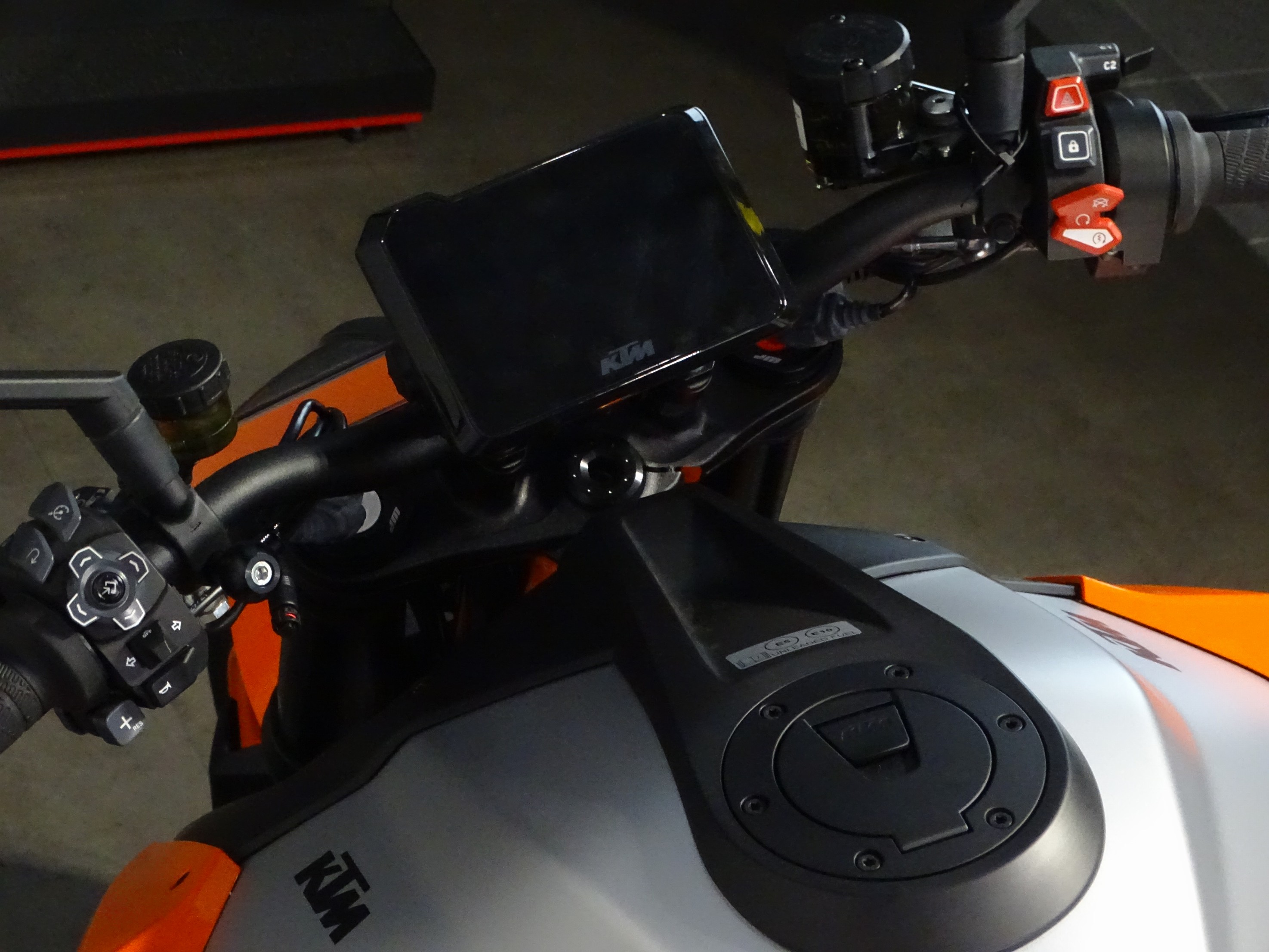 KTM 1290 SUPERDUKE R EVO