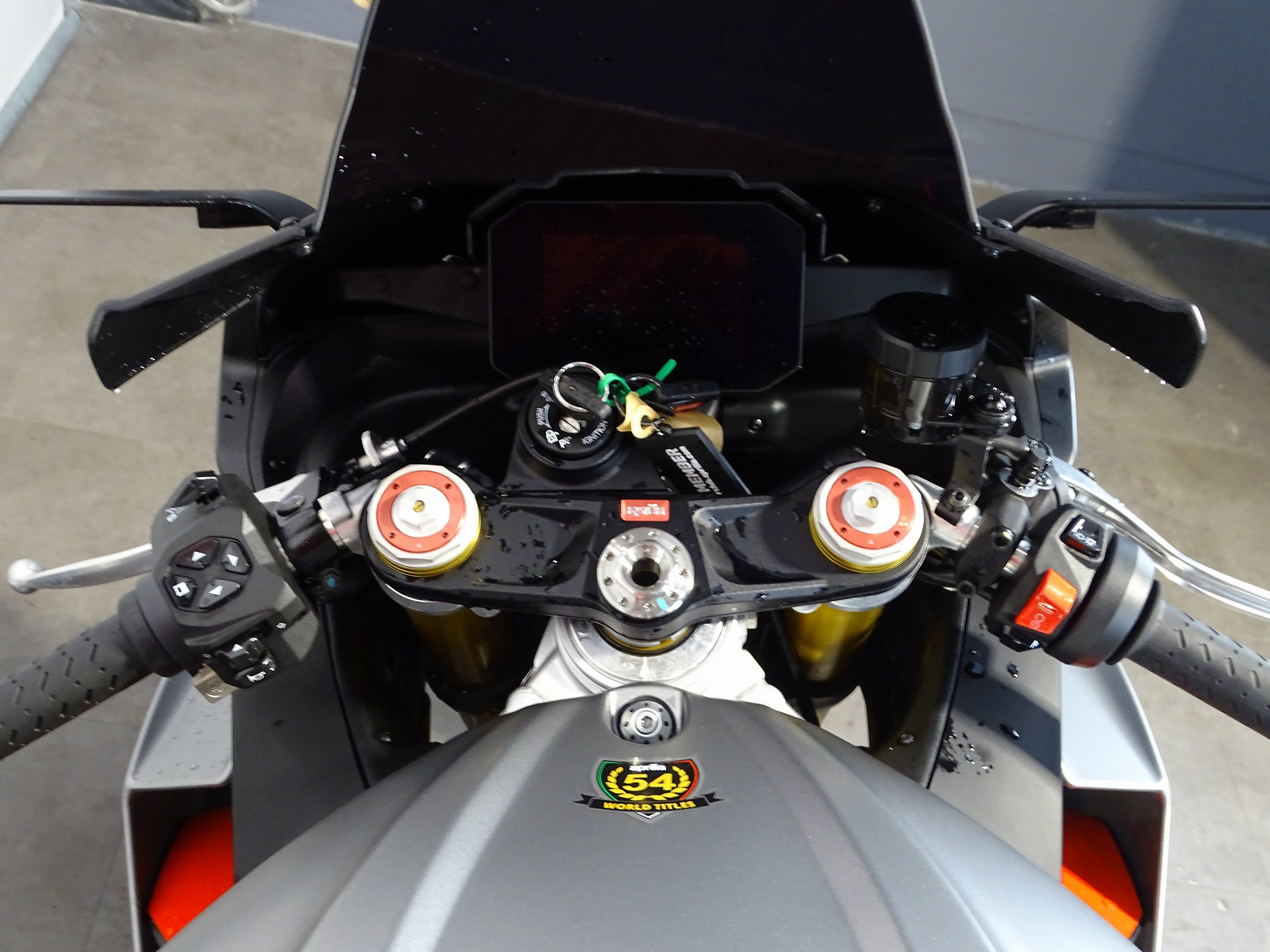APRILIA RSV4 1100