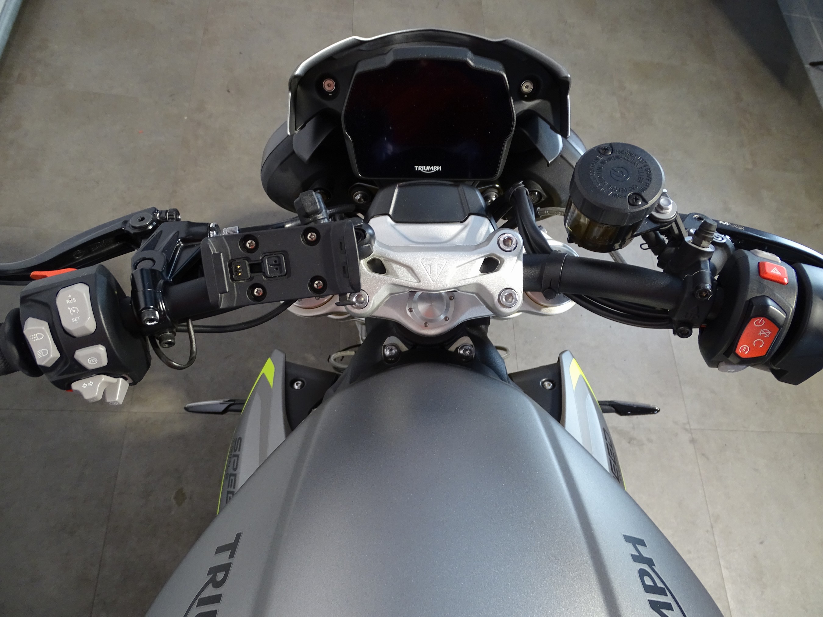 TRIUMPH SPEED TRIPLE 1200 RS
