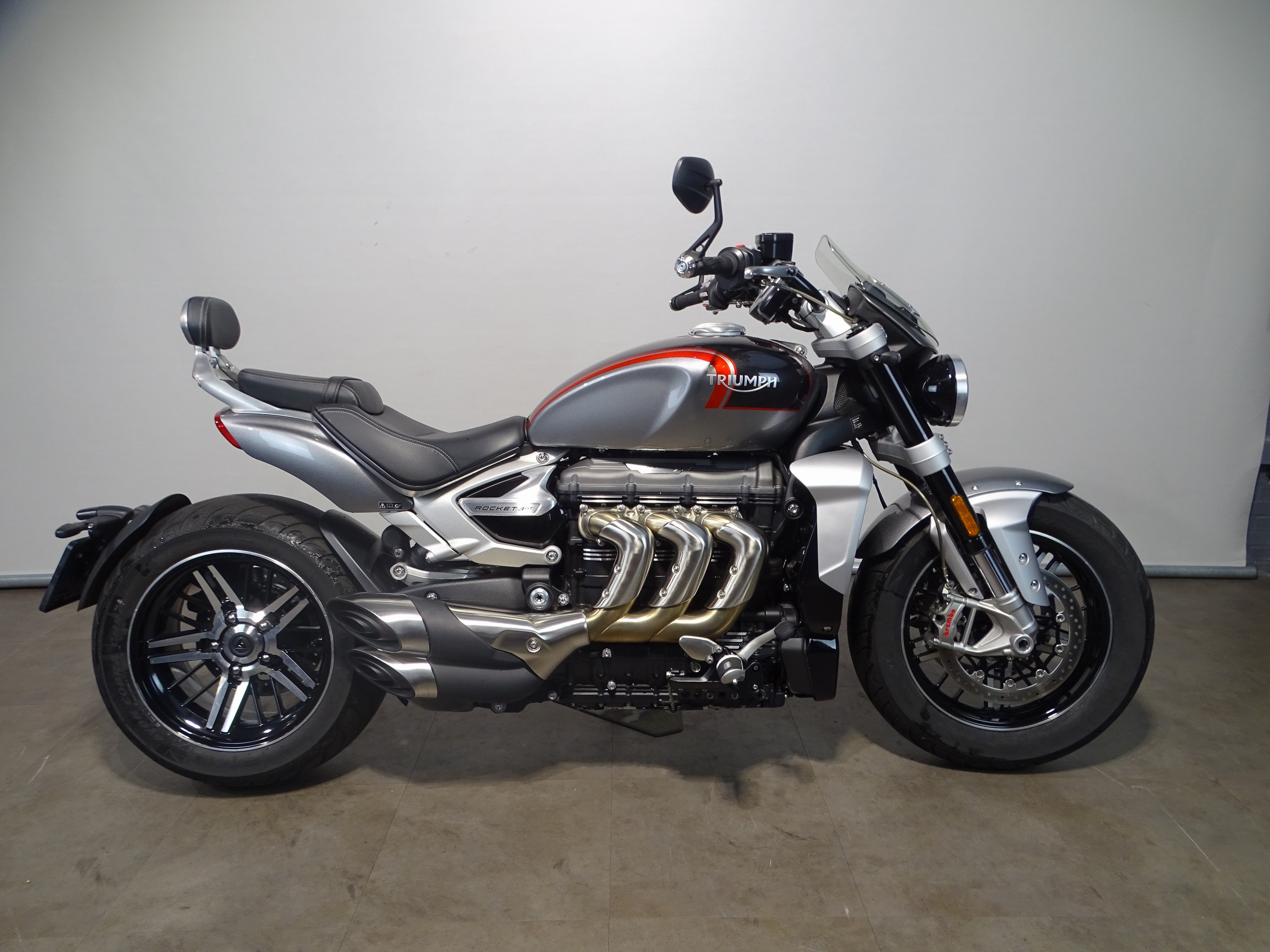 TRIUMPH ROCKET III GT
