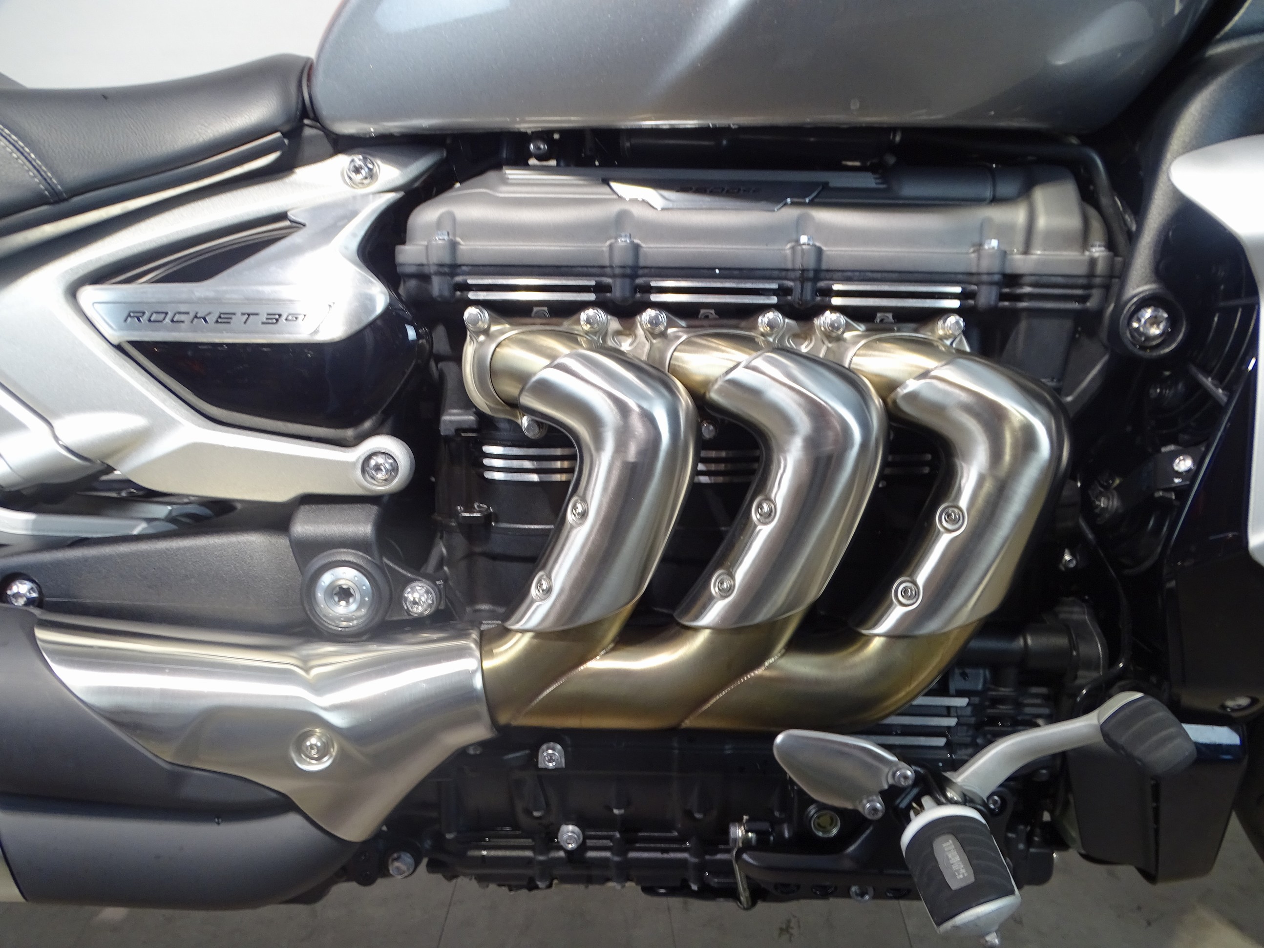 TRIUMPH ROCKET III GT