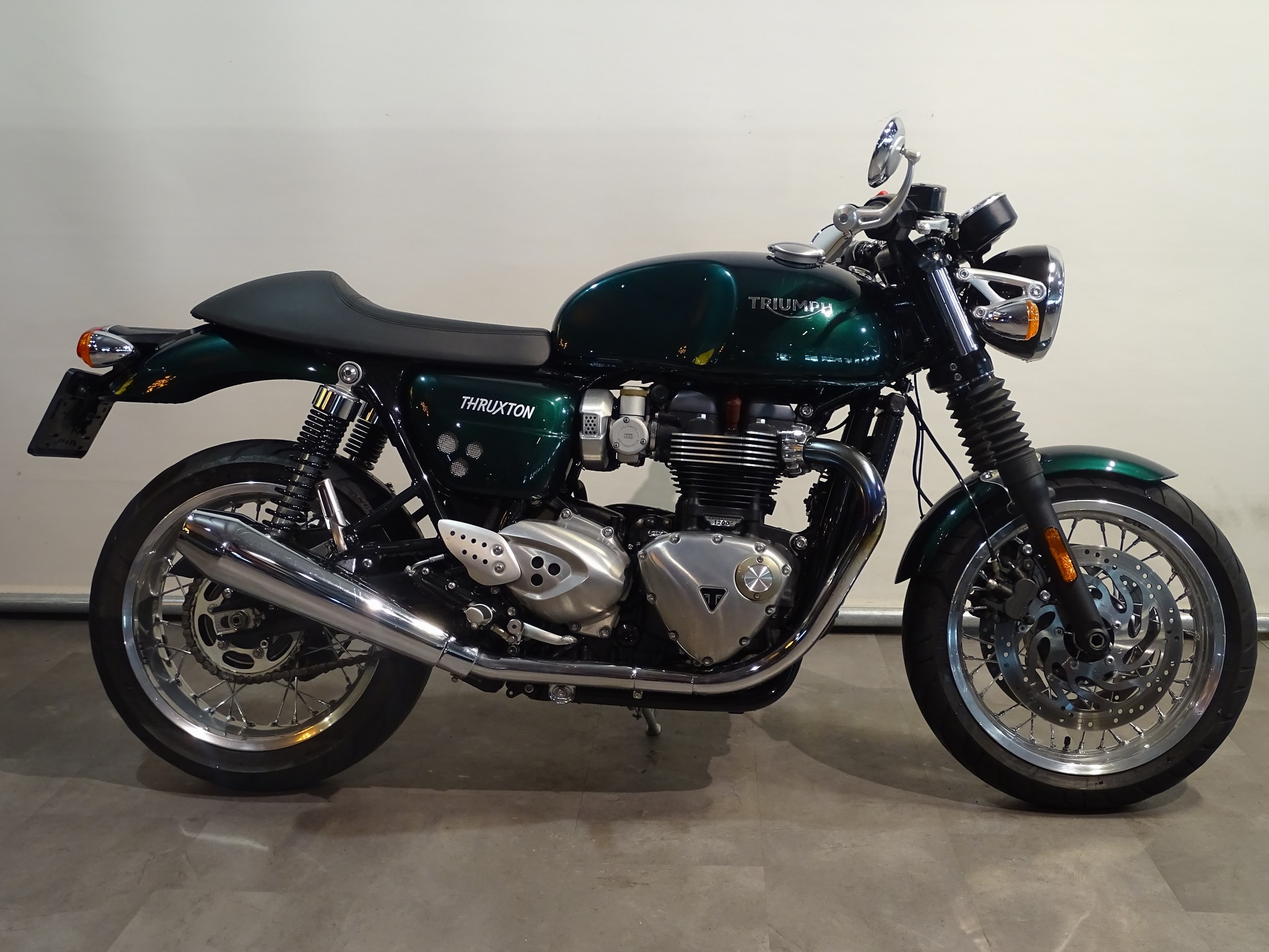 TRIUMPH THRUXTON 1200