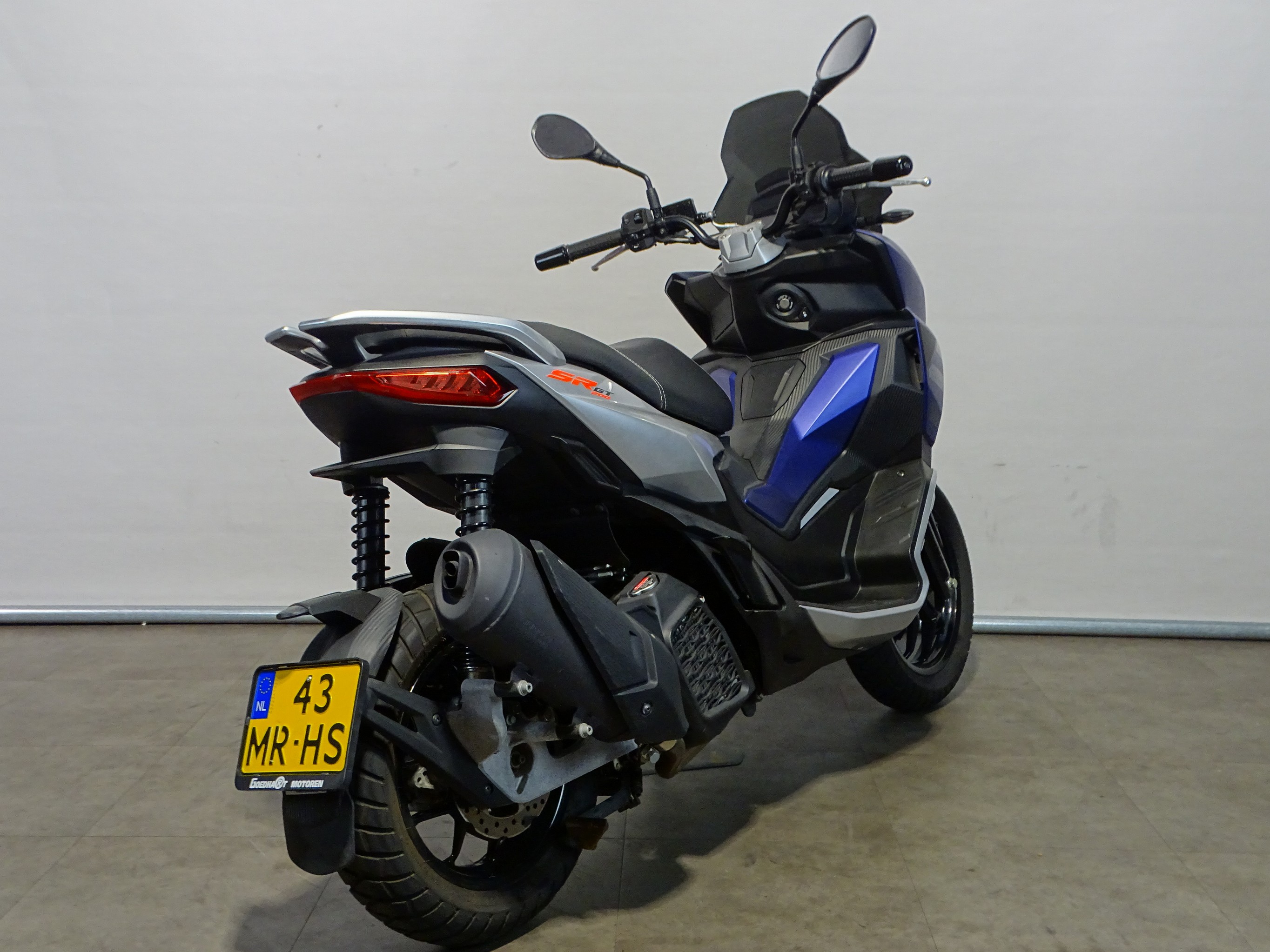 APRILIA SR GT 200
