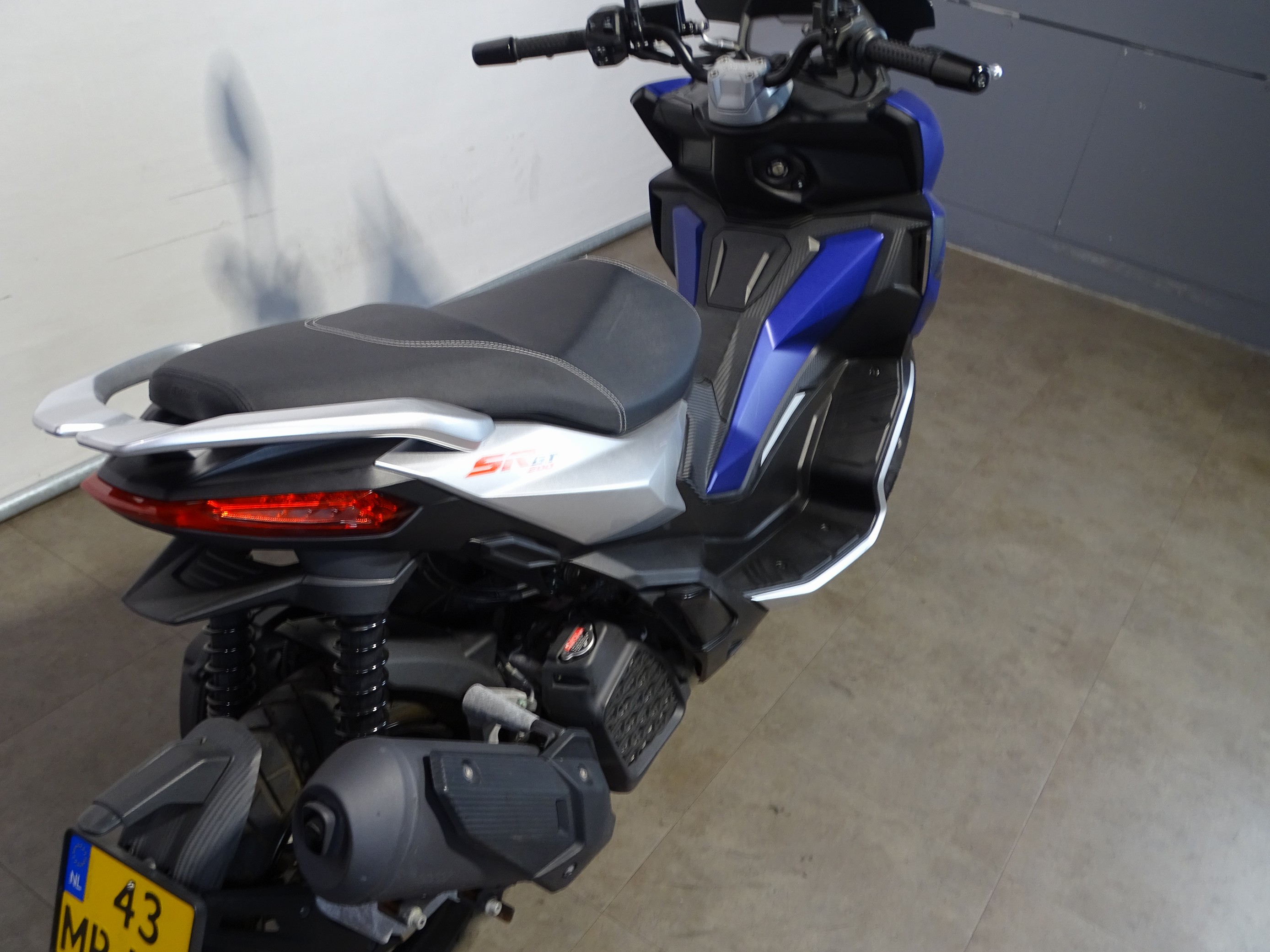 APRILIA SR GT 200