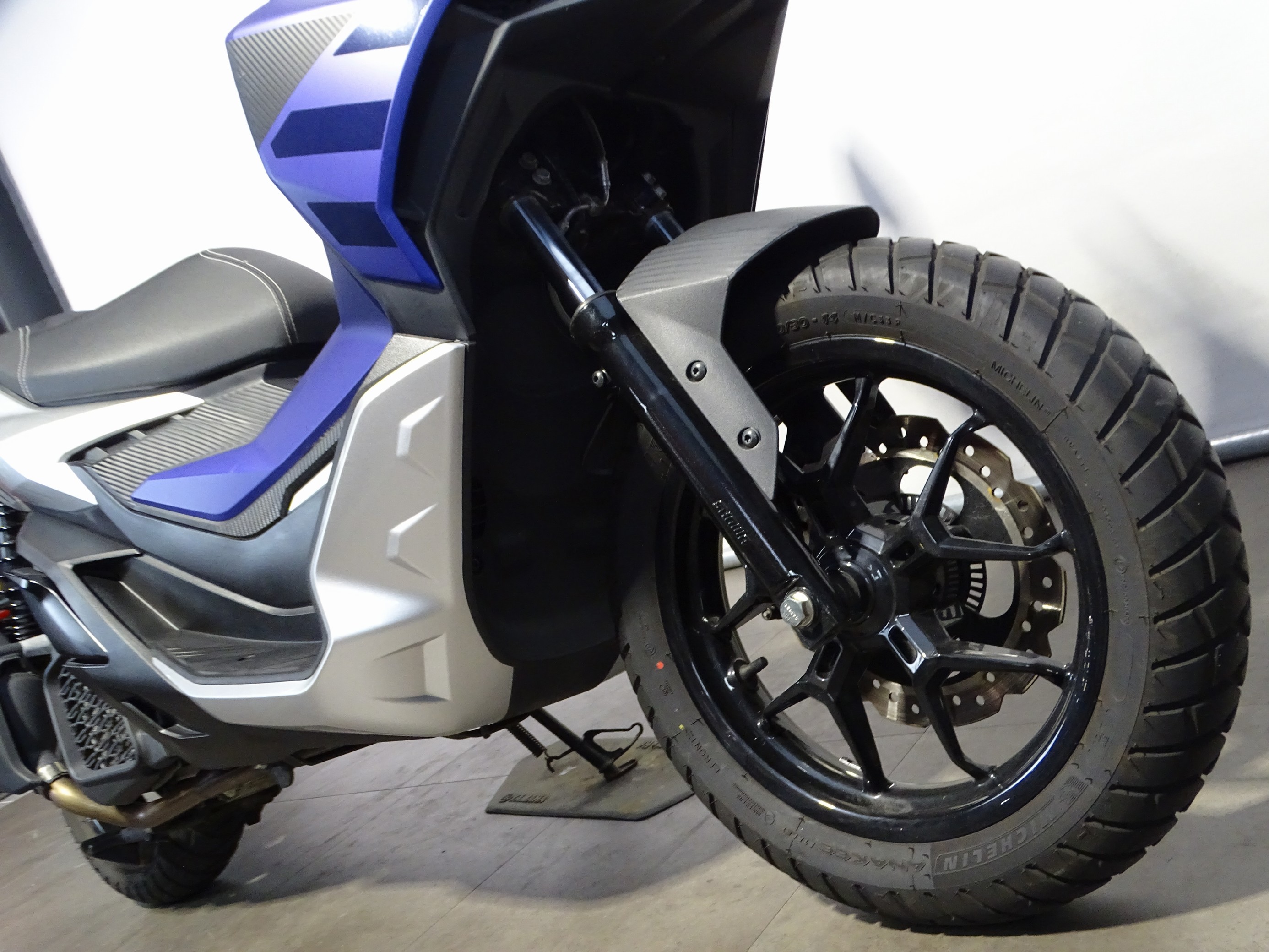APRILIA SR GT 200