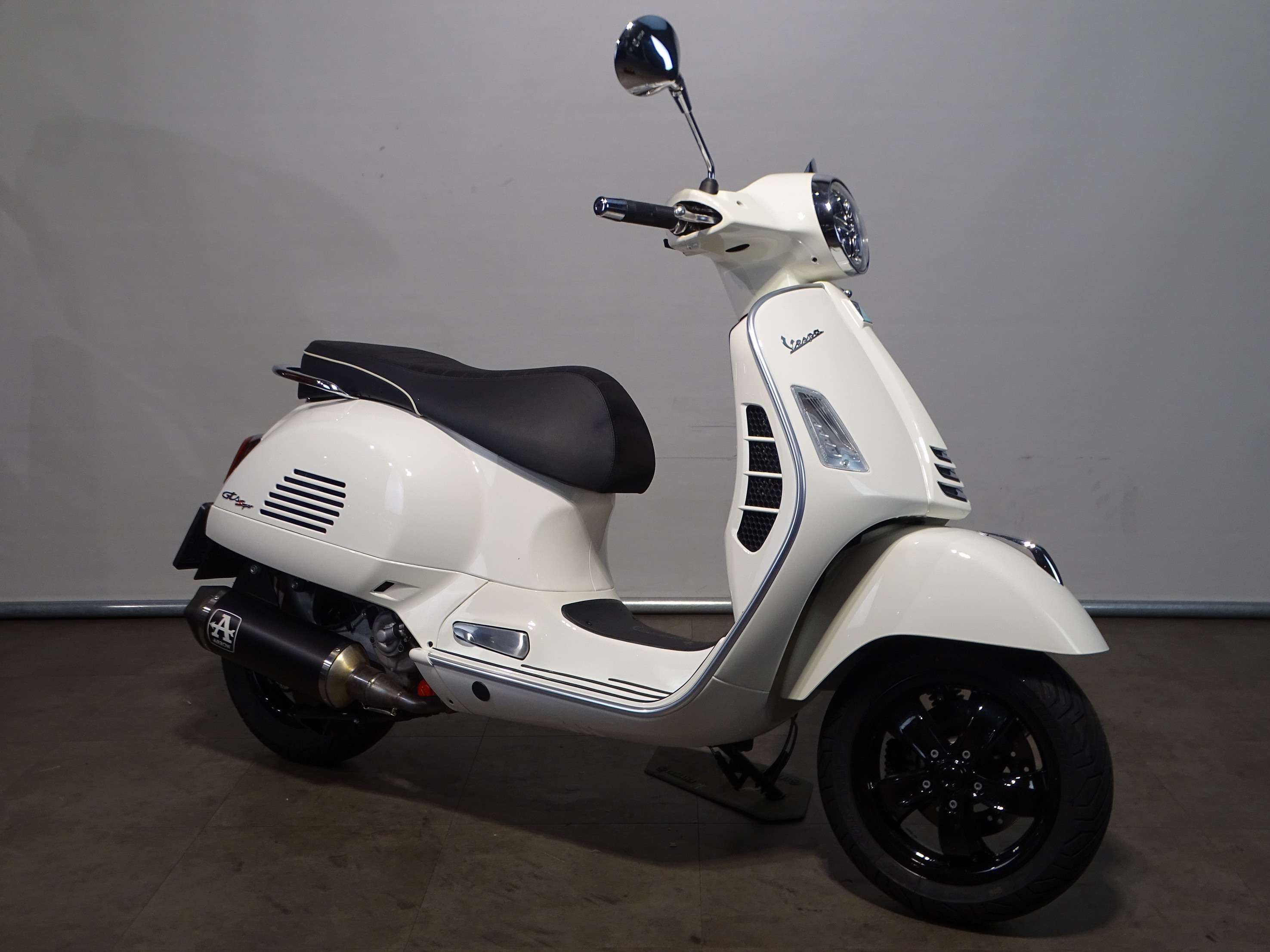 VESPA GTS 300 SUPERSPORT HPE