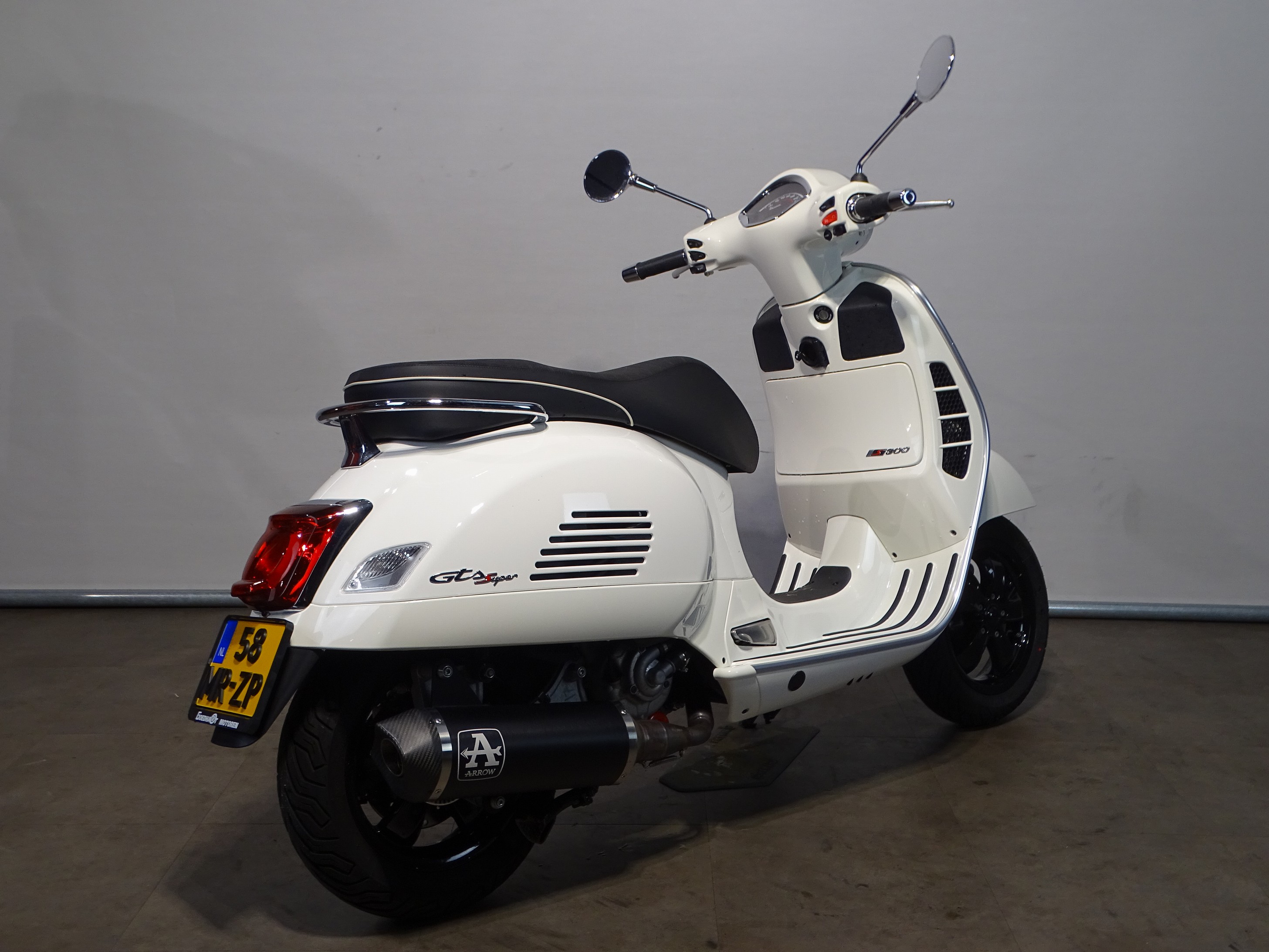 VESPA GTS 300 SUPERSPORT HPE