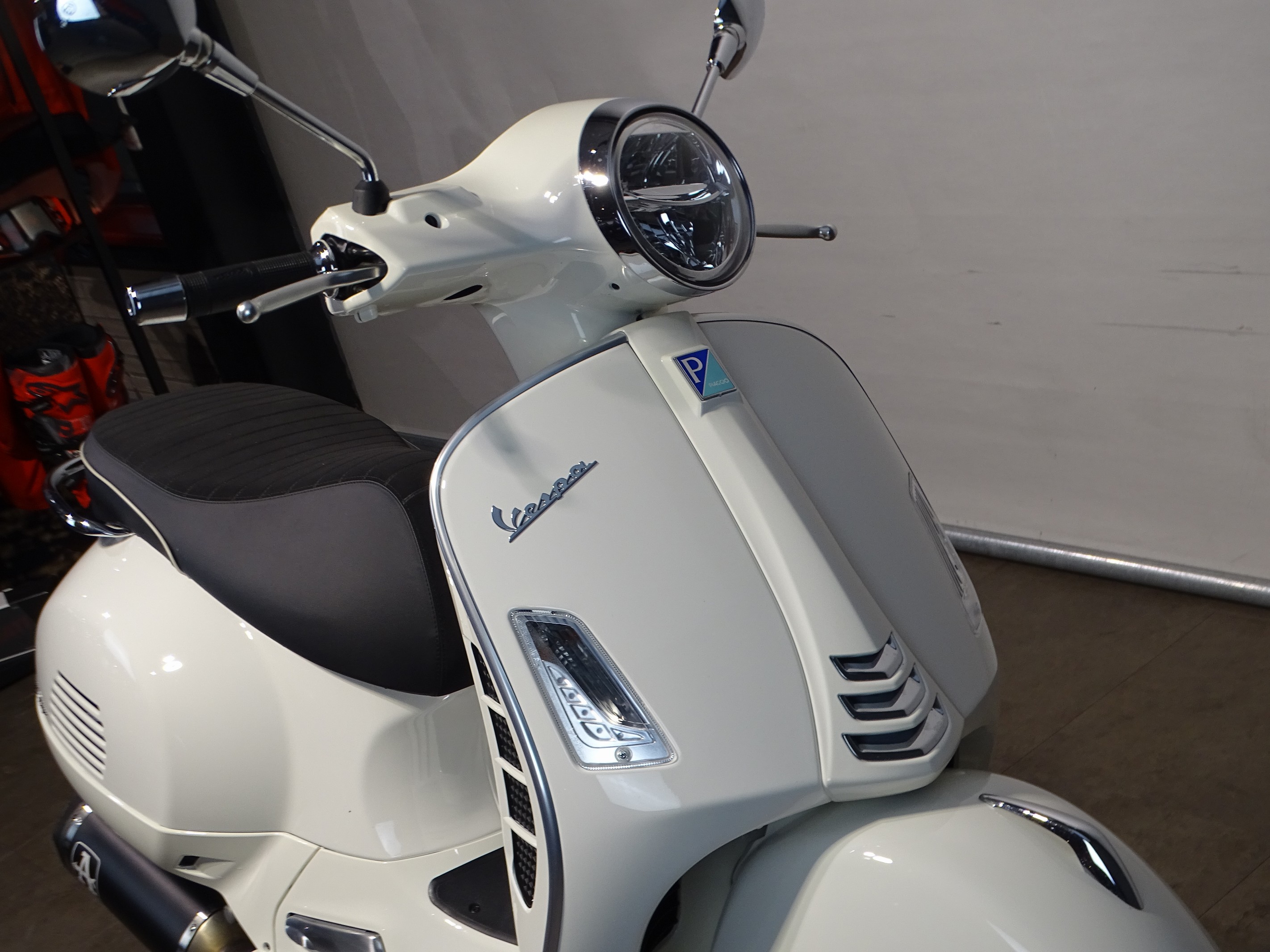 VESPA GTS 300 SUPERSPORT HPE