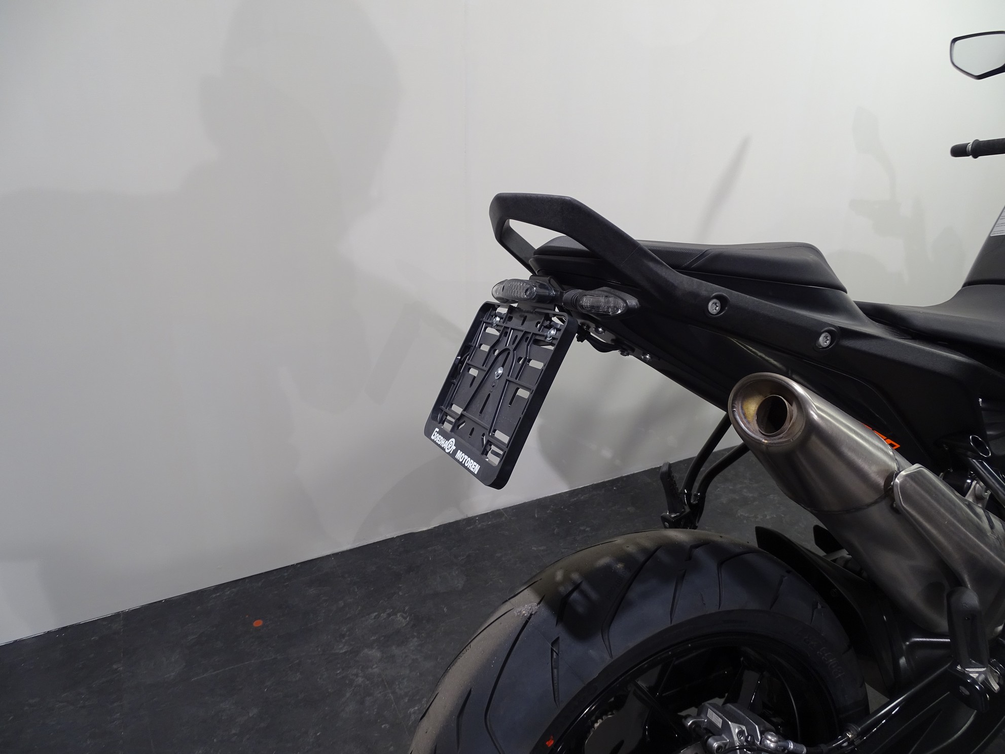 KTM - 890 DUKE
