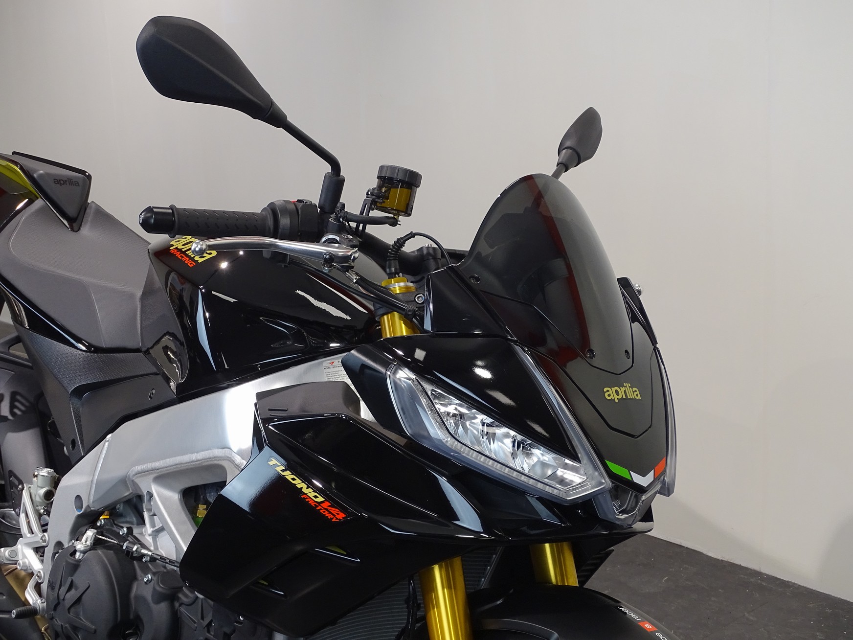 APRILIA TUONO V4 1100 FACTORY