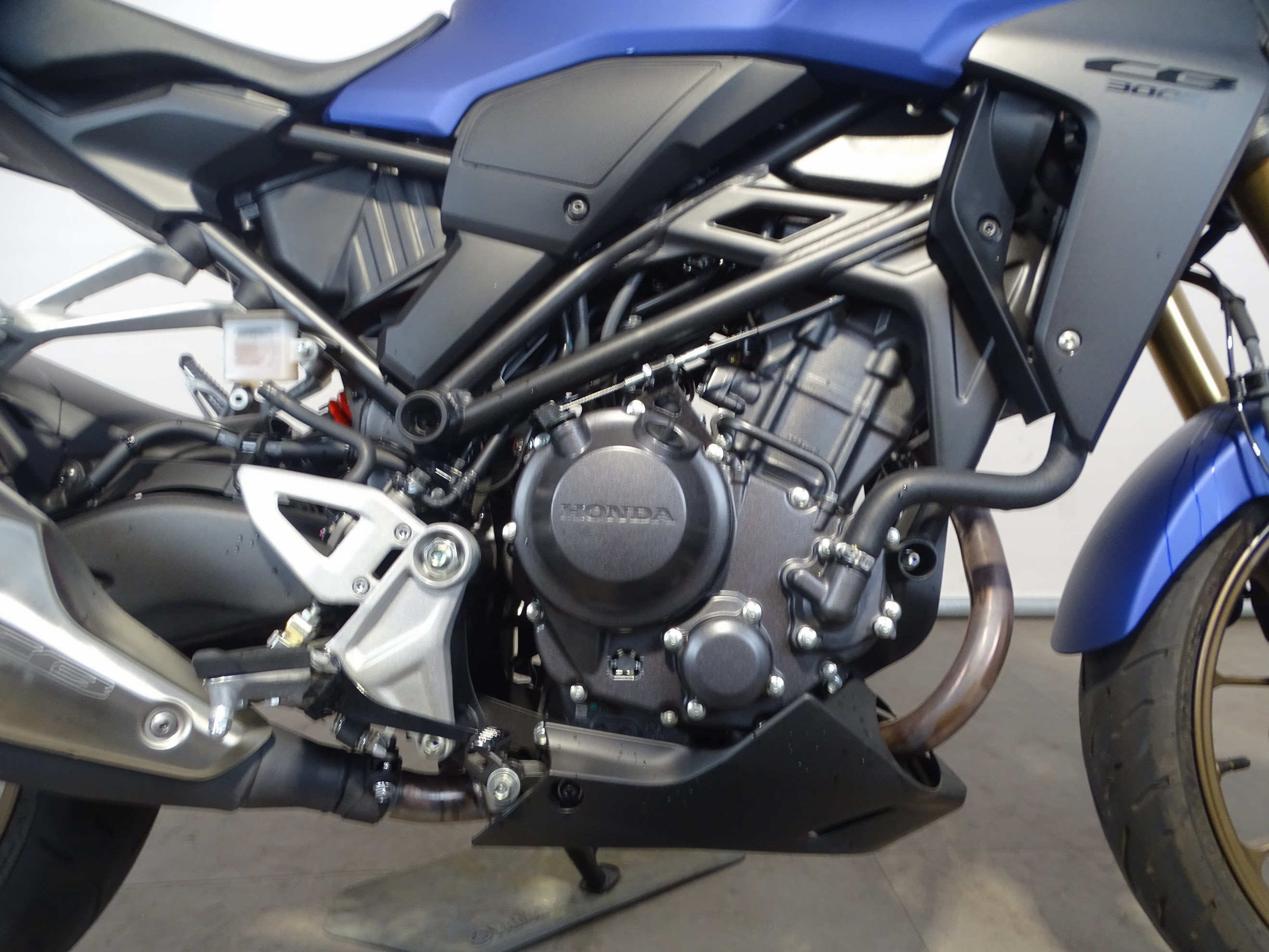 HONDA CB 300 R