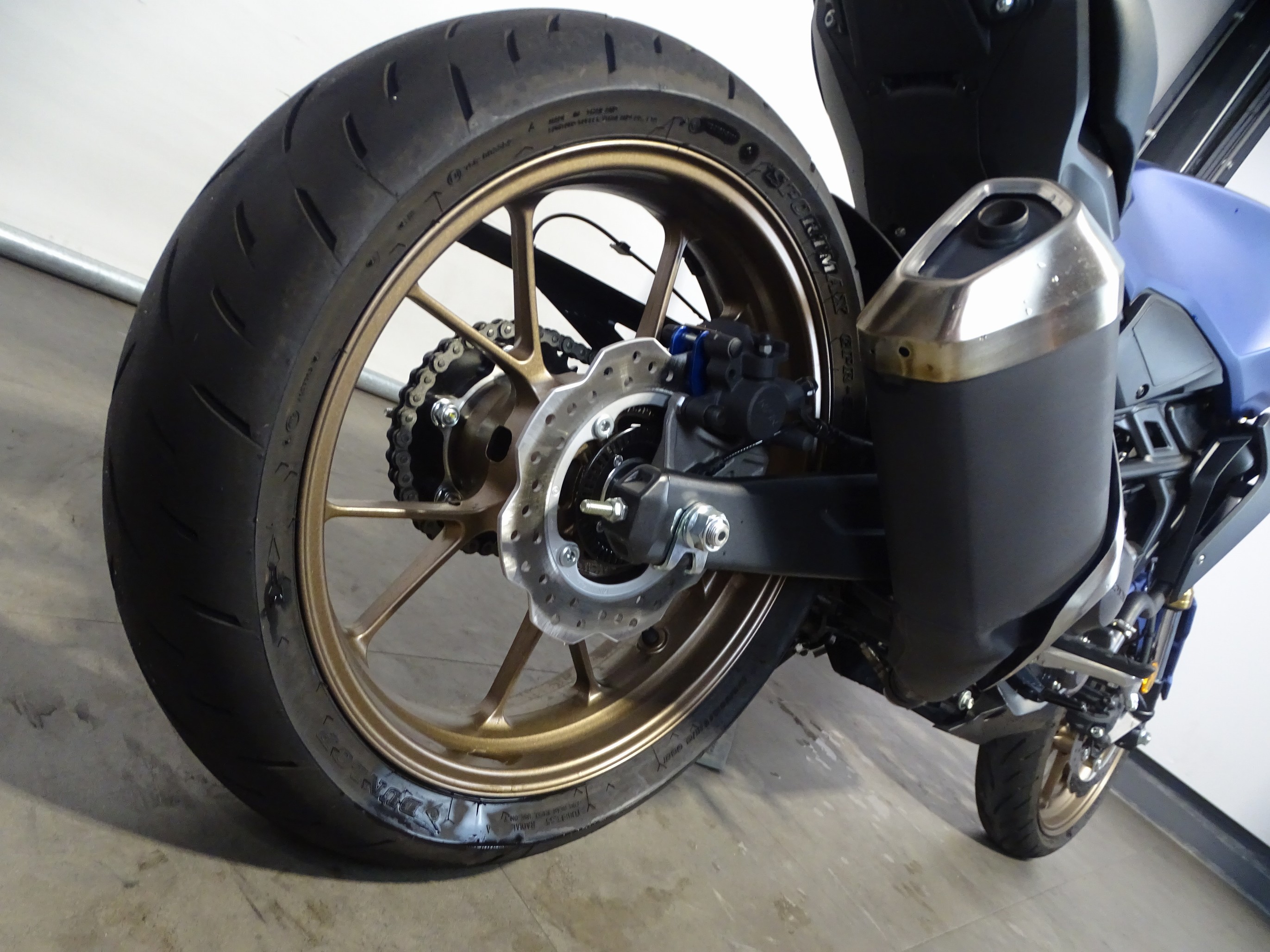 HONDA CB 300 R