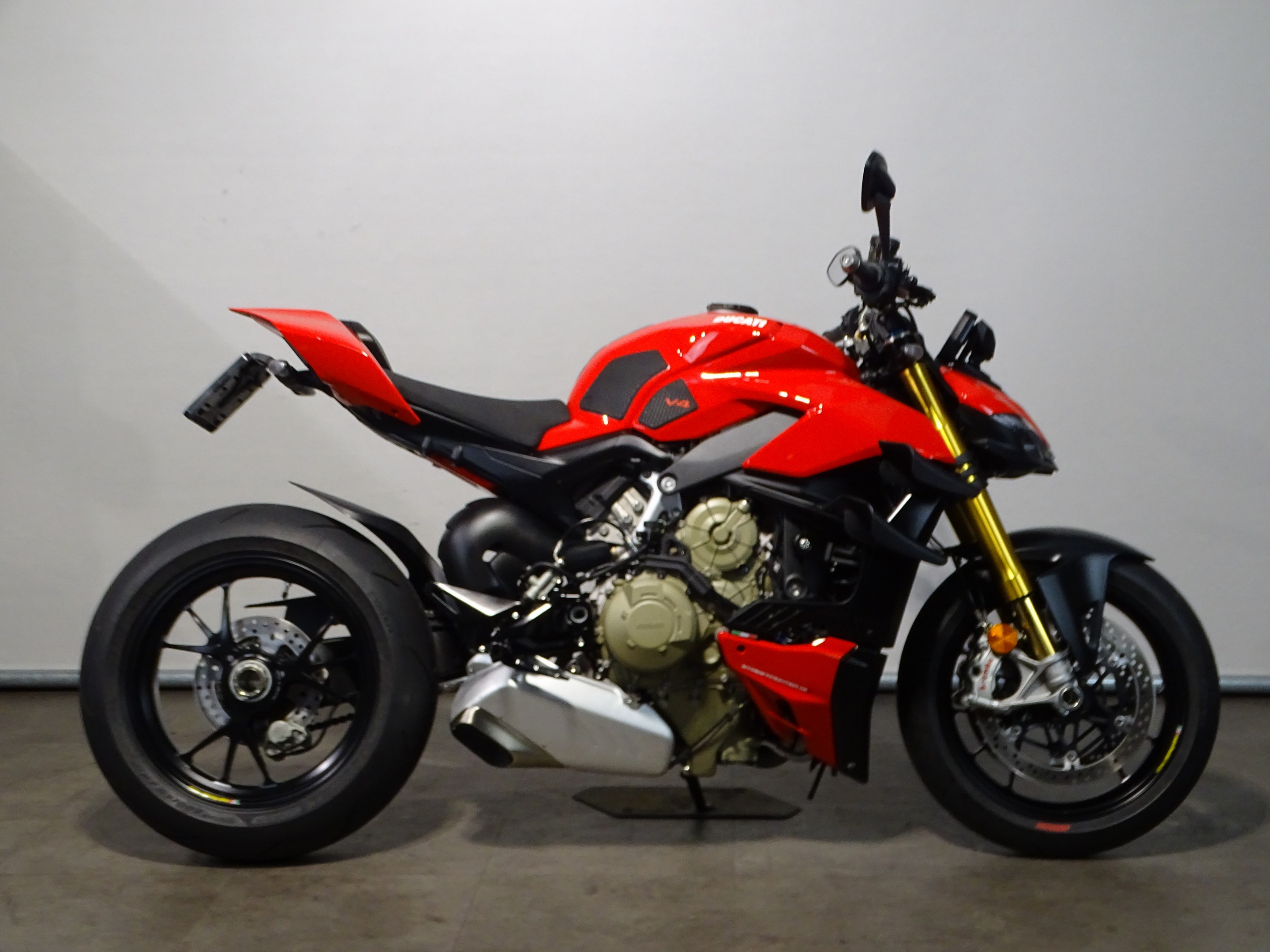DUCATI STREETFIGHTER V4 S