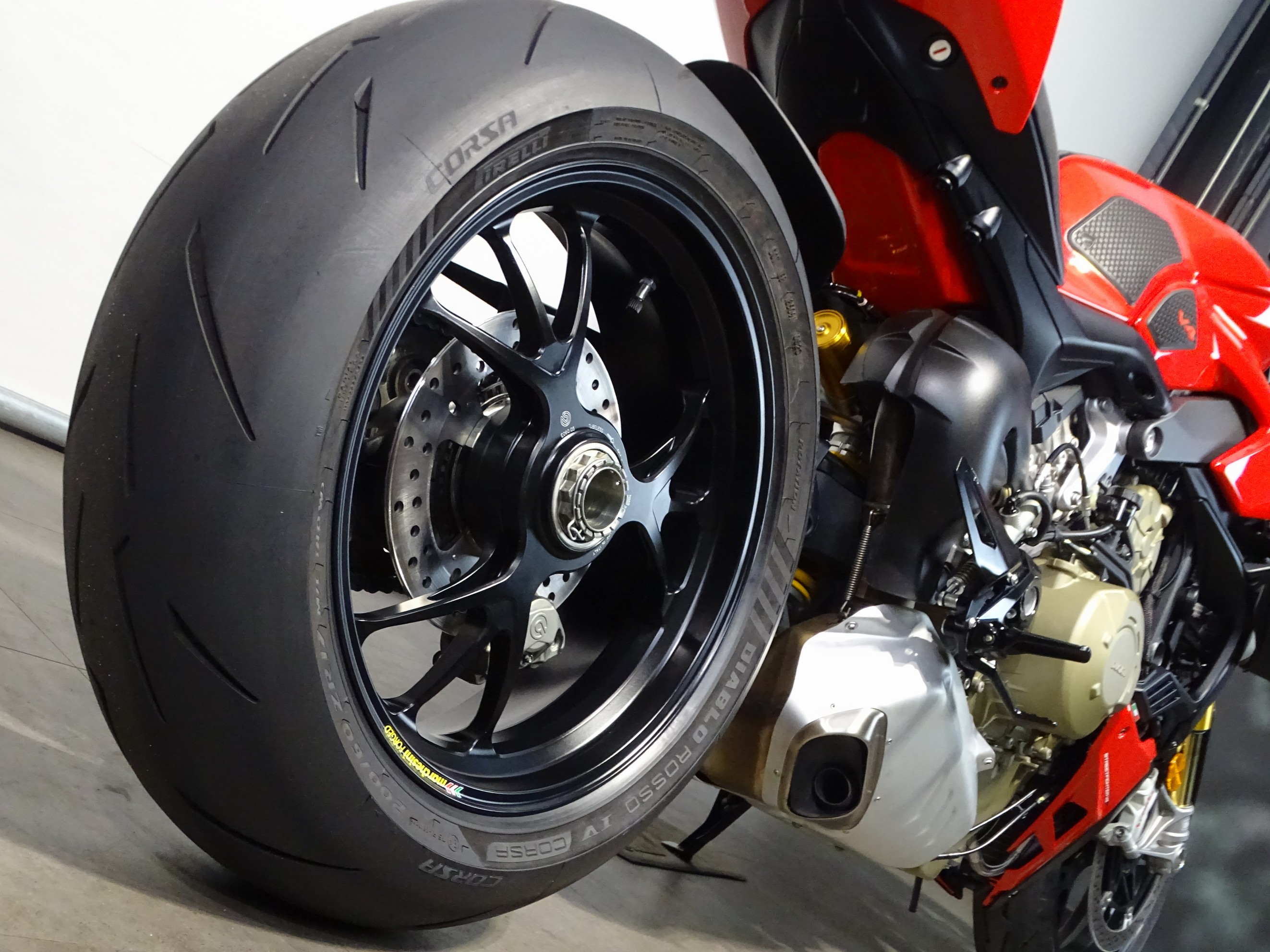 DUCATI STREETFIGHTER V4 S