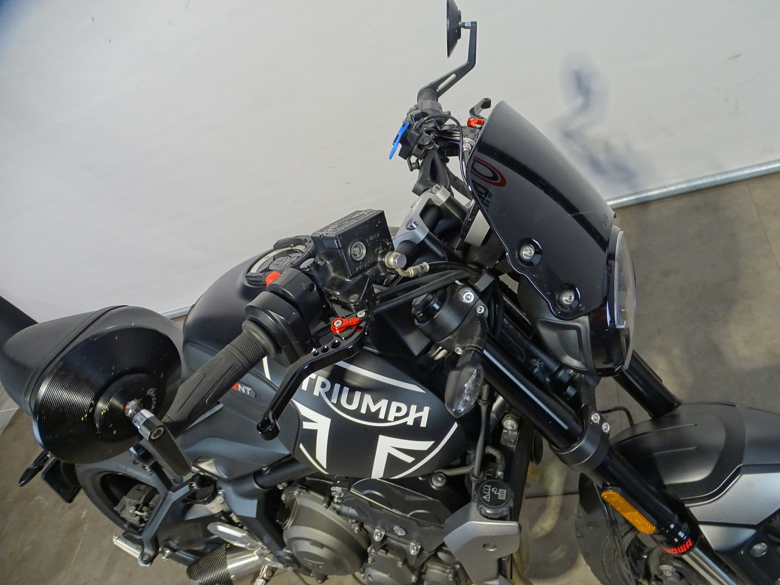 TRIUMPH TRIDENT 660
