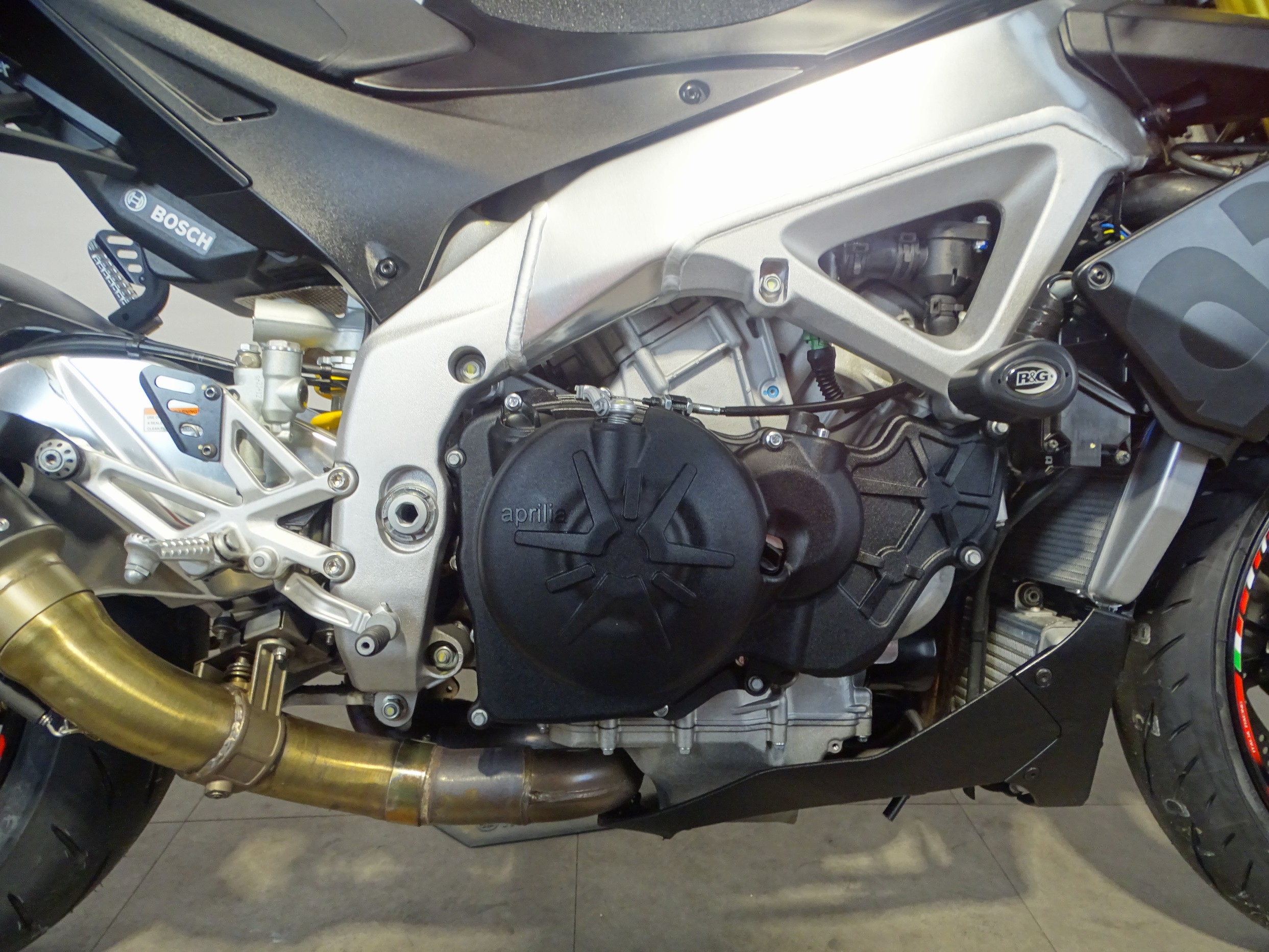 APRILIA TUONO V4 1100 RR